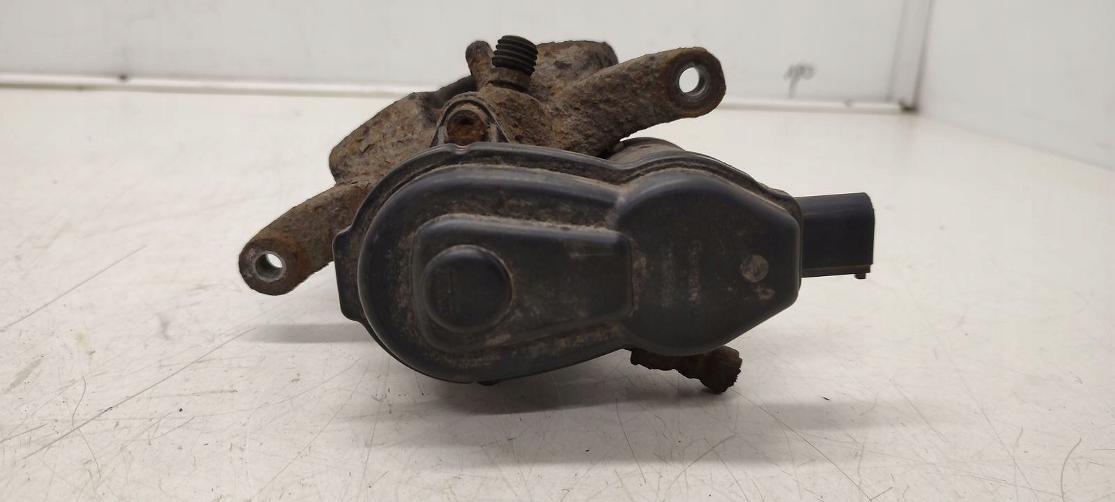 caliper rear part rear right electrical Audi A4 B8