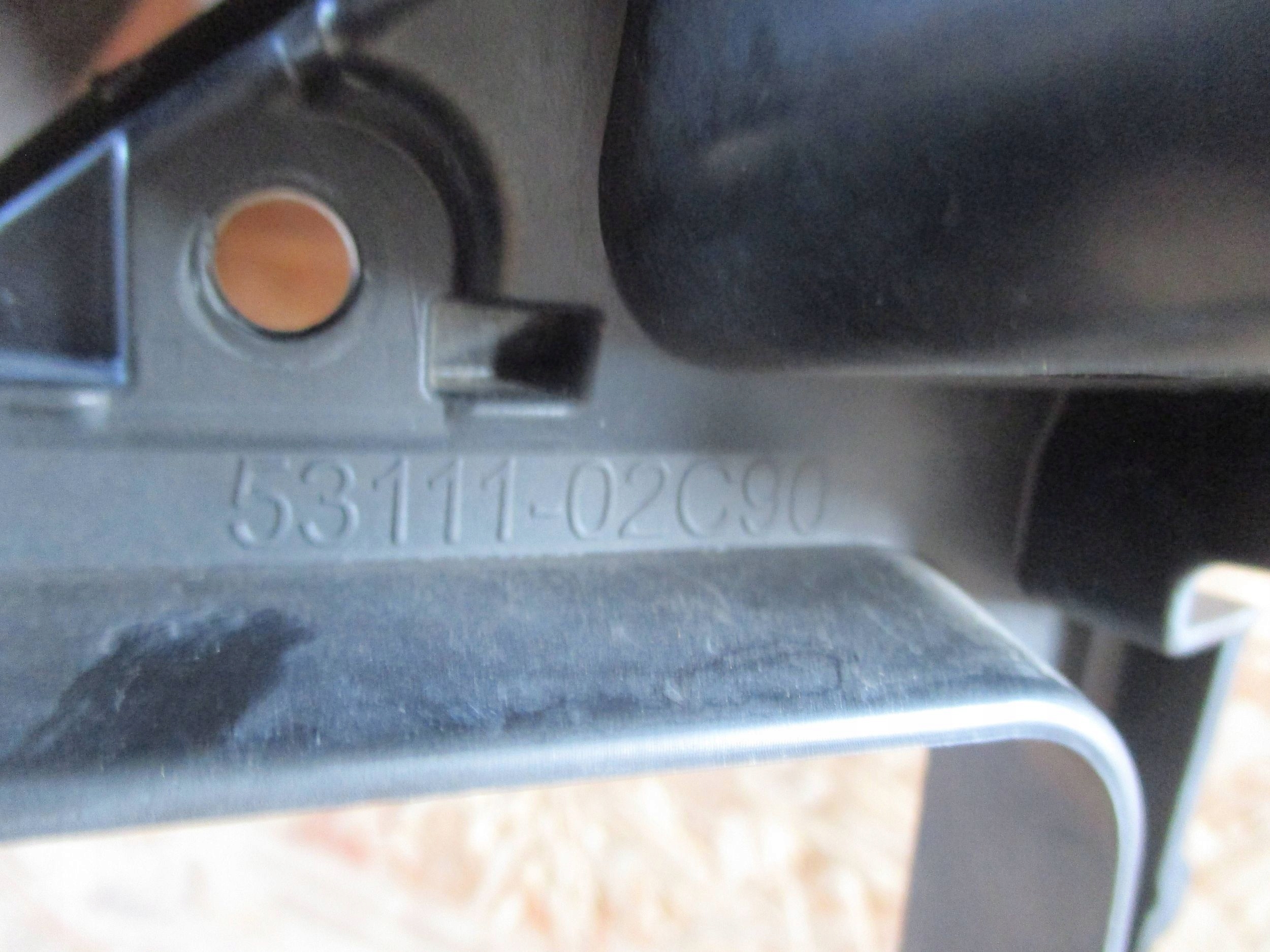 TOYOTA COROLLA E21 berlina Traversa Supporto GRILLA 18