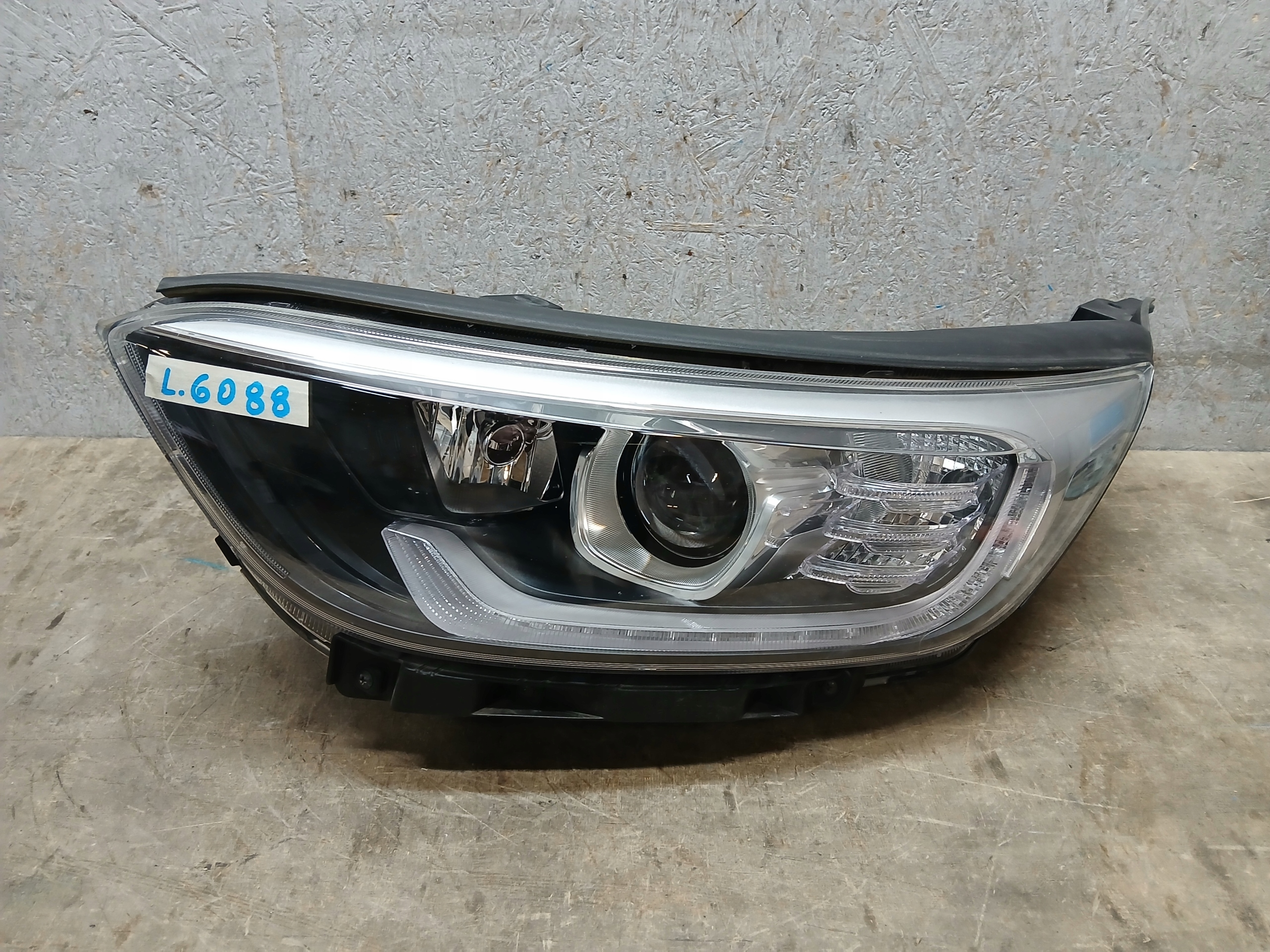 light front left KIA STONIC lens 92101-H8