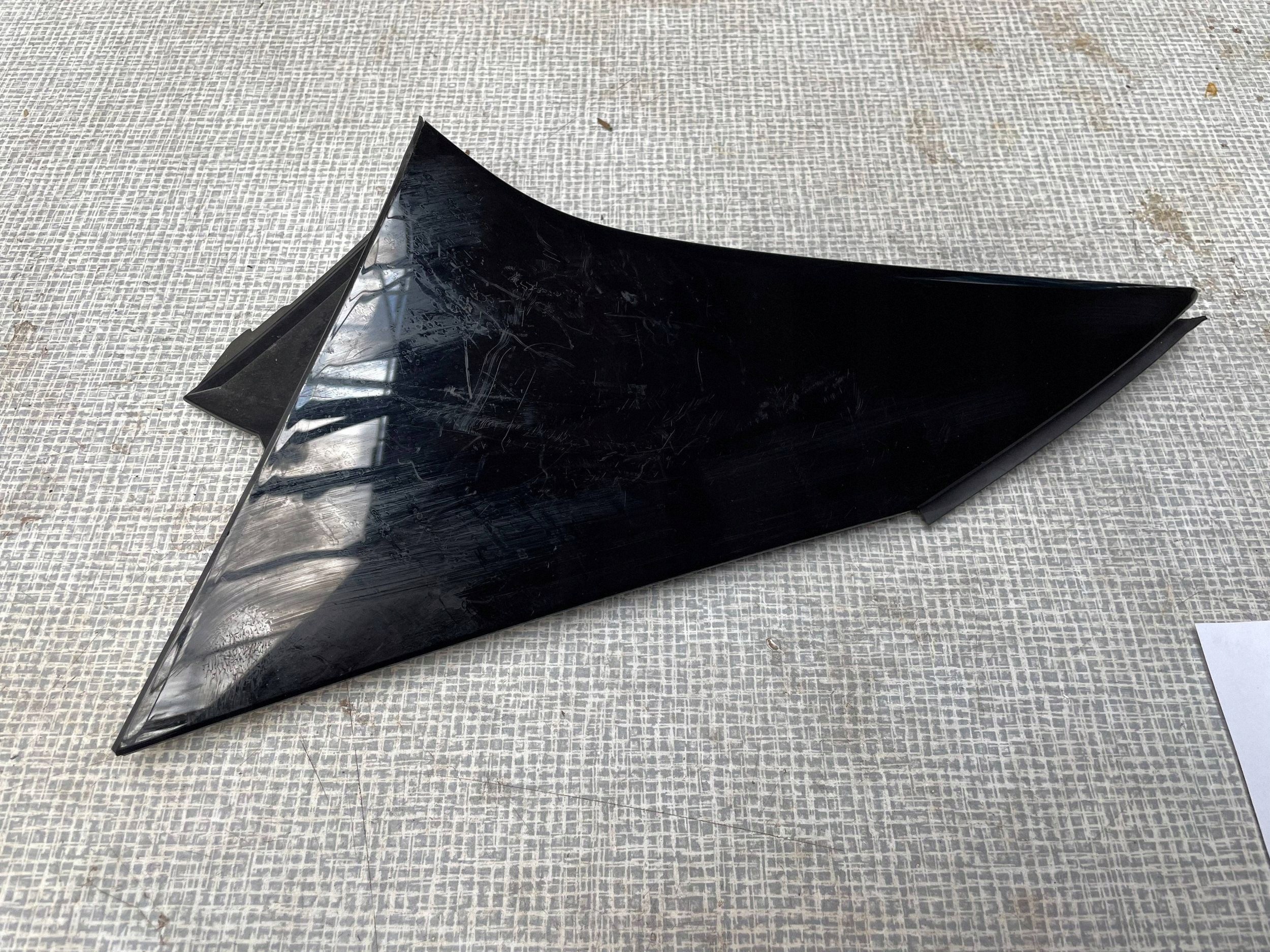 SPOILER heckklappe VOLKSWAGEN ID.4 11A827939D @M