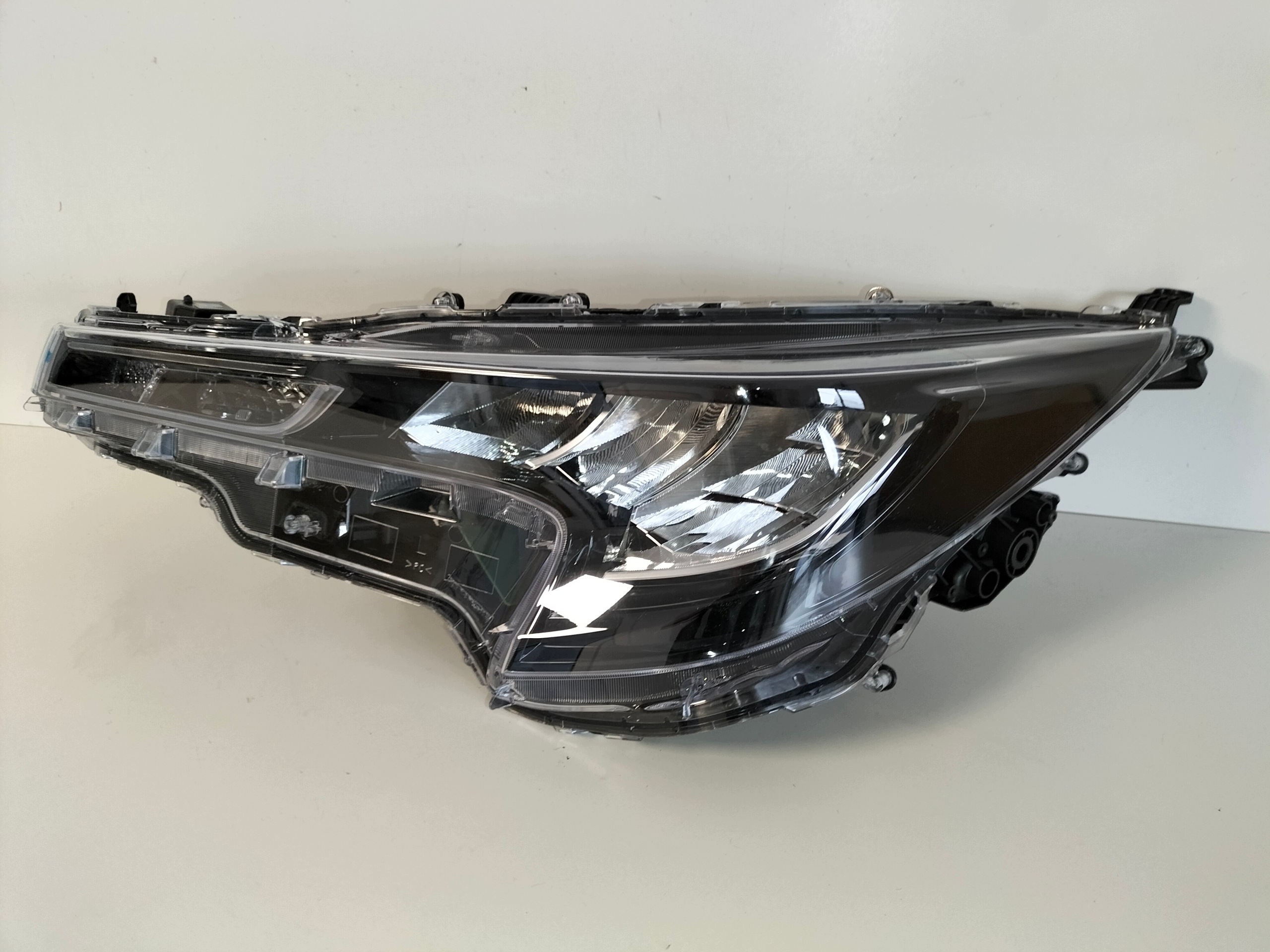 light front reflektor left TOYOTA COROLLA E21 18-22 HB/KOMBI FULL LED