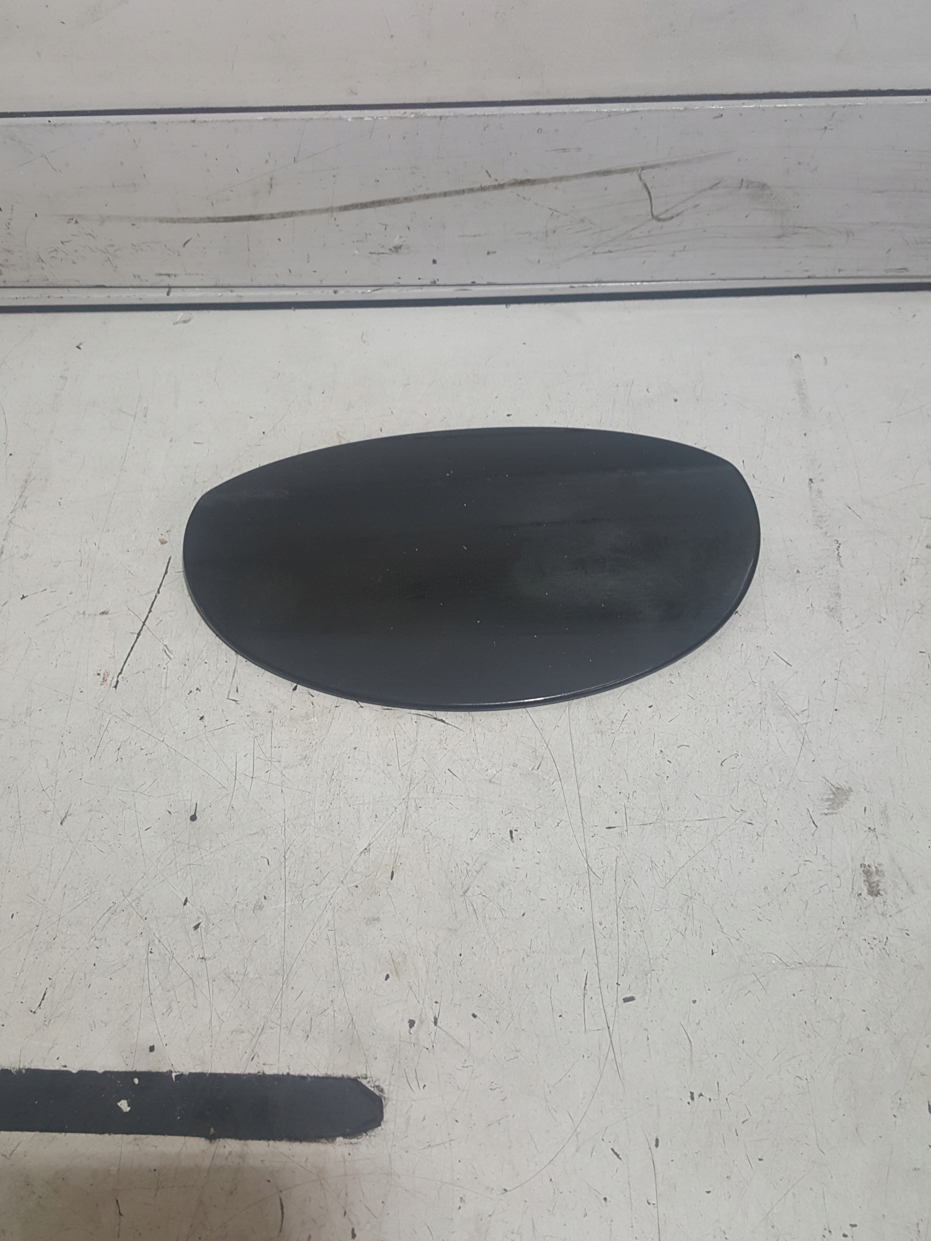 A2077570106 - MERCEDES W207 крышка топливного бака