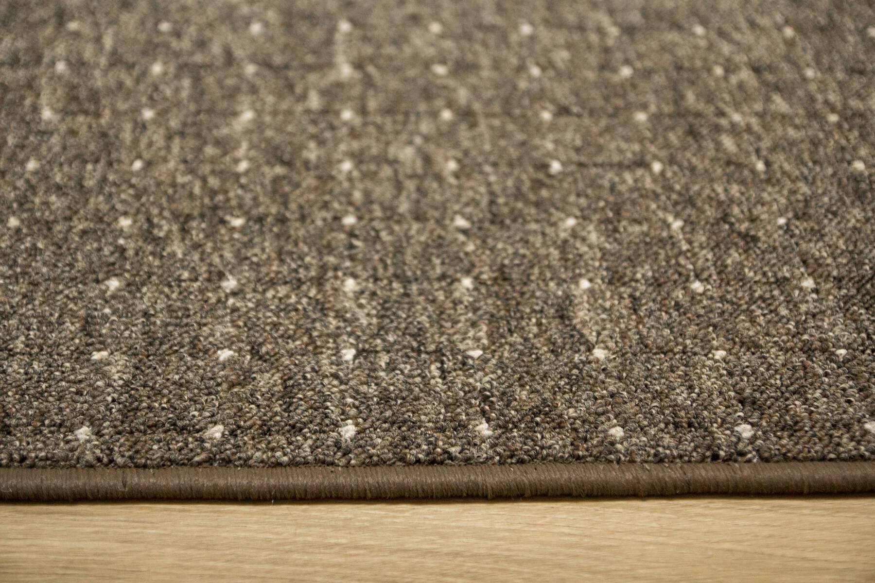 DYWAN PĘTELKOWY BRĄZ BEŻ W KRATKĘ NA FILCU DO POKOJU ZEMBLA 200x300 cm Grubość 7 mm