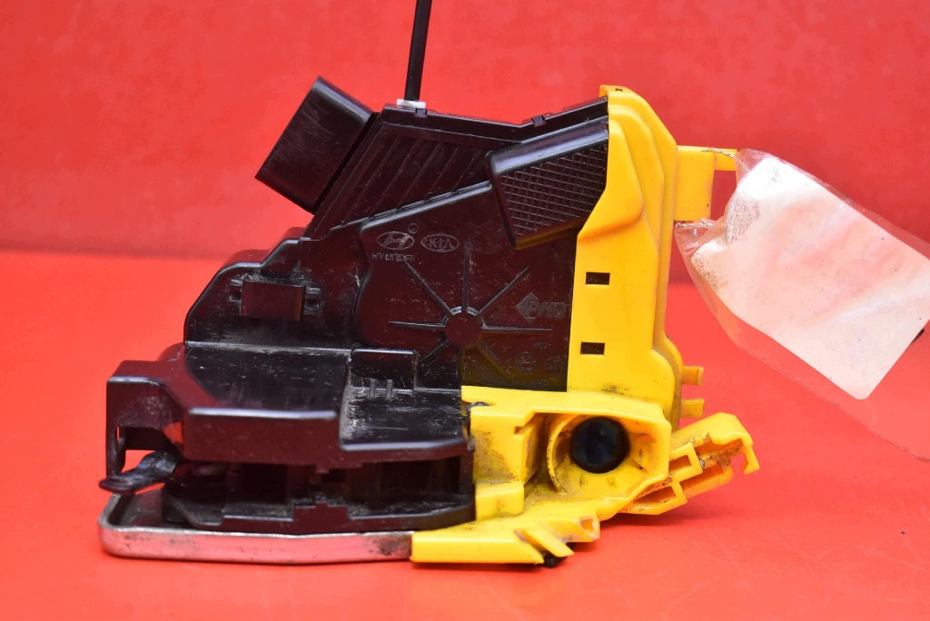 lock door left front front EU 81310-A2400 KIA CEED 2 II KOMBI 15-18