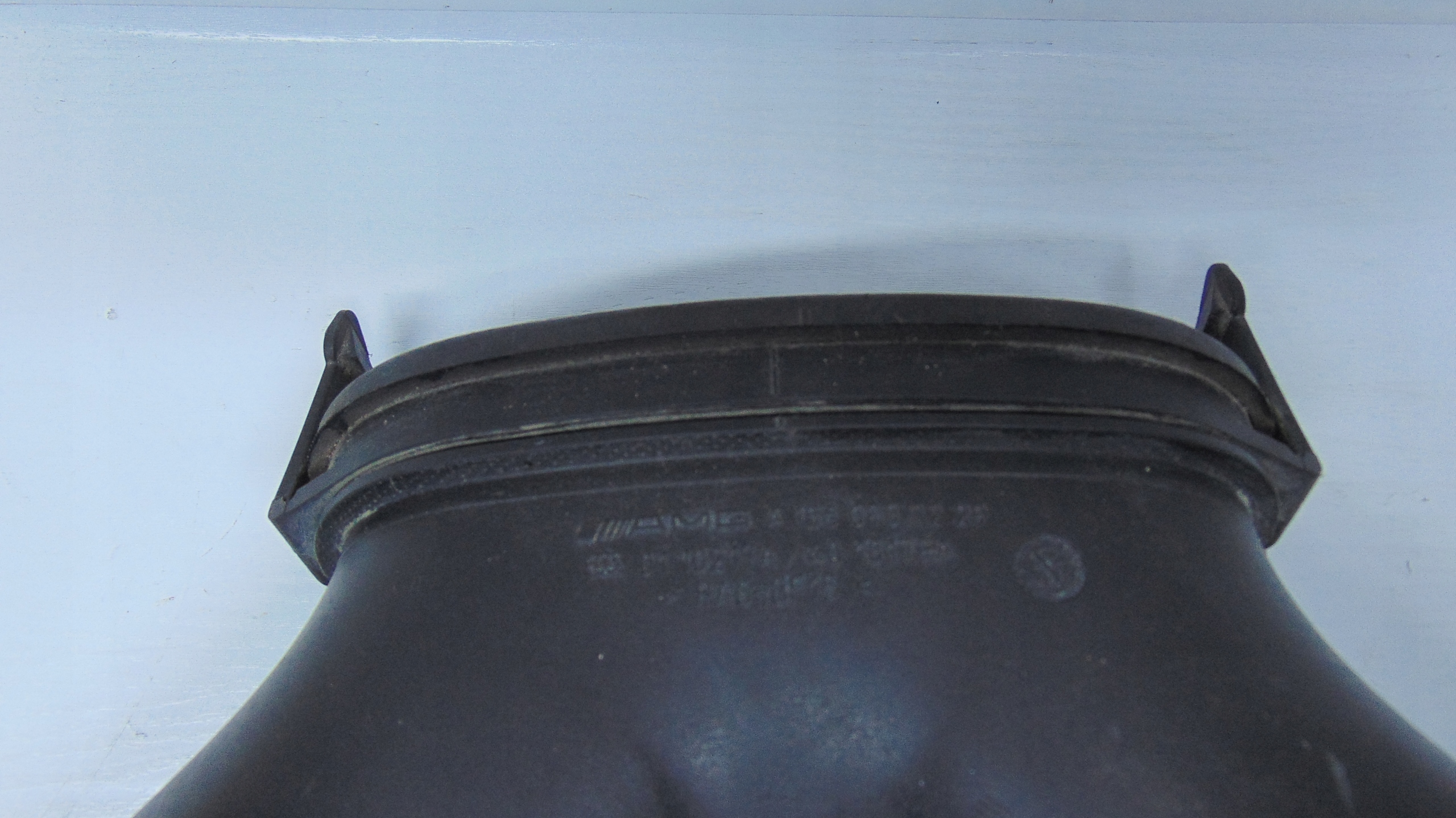 | MERCEDES ML W164 6.3 AMG RURA DOLOT POWIETRZA Numer katalogowy części A1560900229