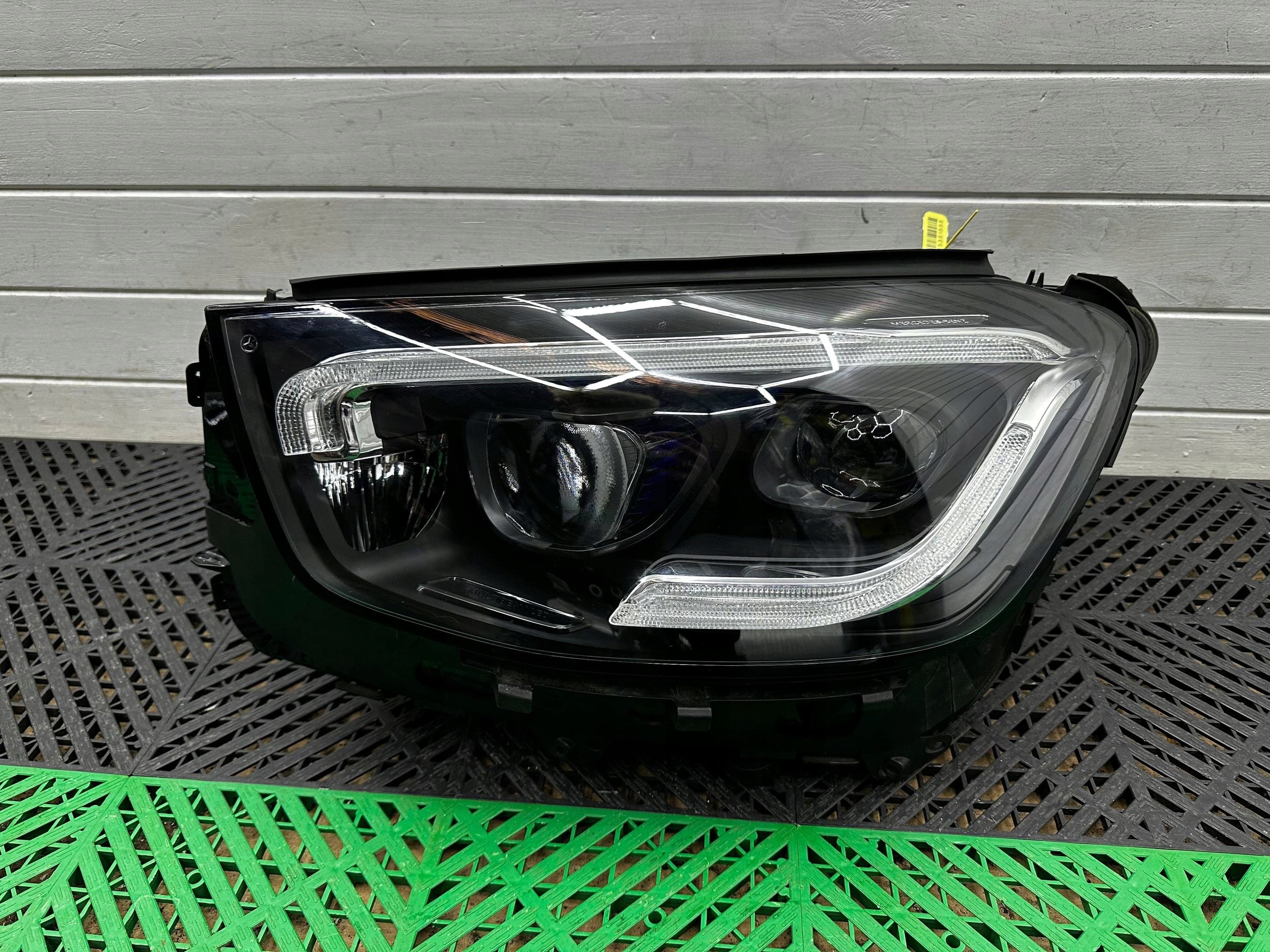 light front side left Mercedes-Benz GLC X253 C253 A2539064903