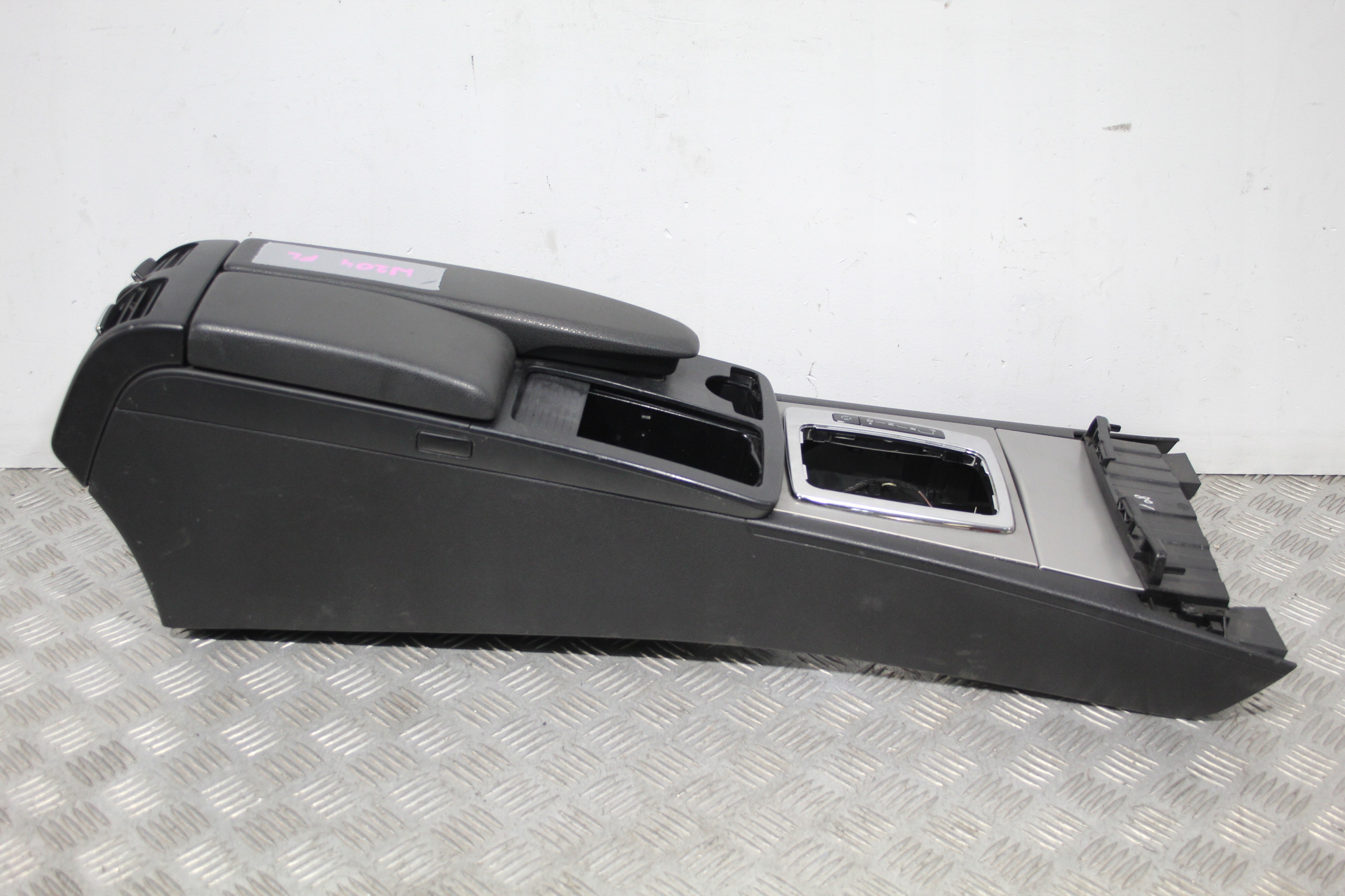 TUNEL central armrest C-KLASA W204 LIFT