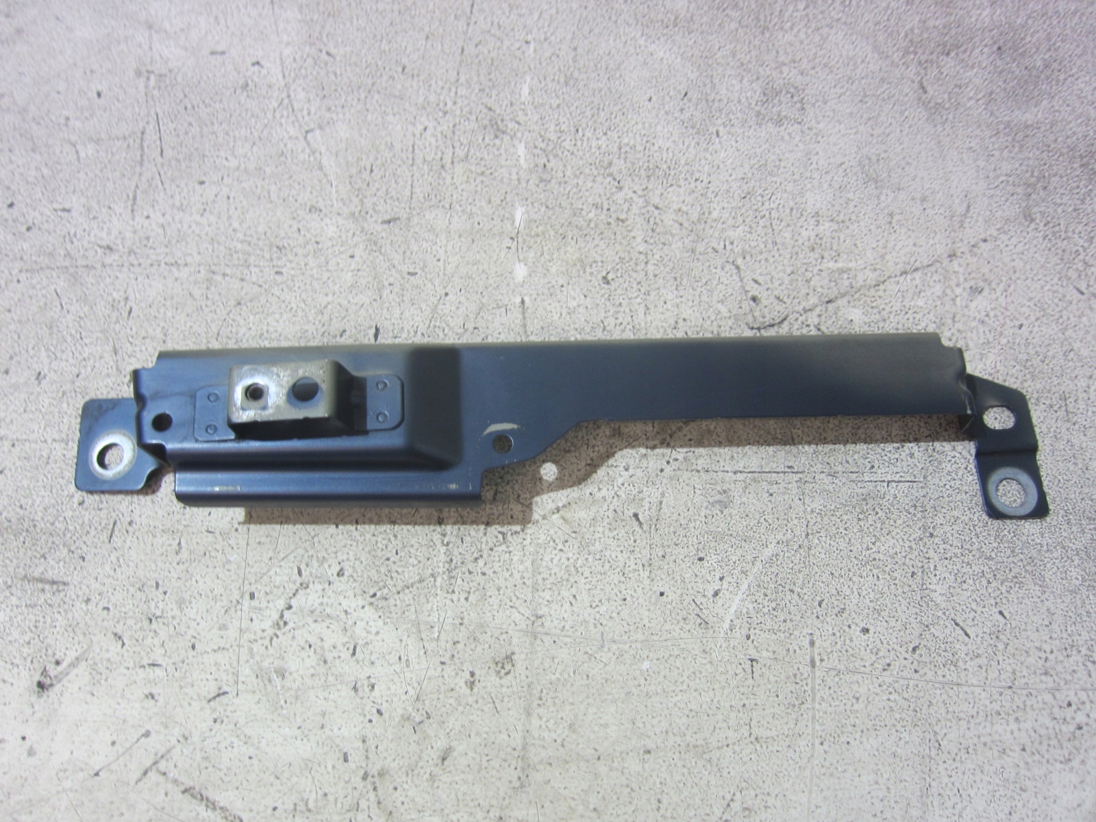 VOLVO XC60 II XC 60 Gauche Support Aile Console Support plaque 723 31424580