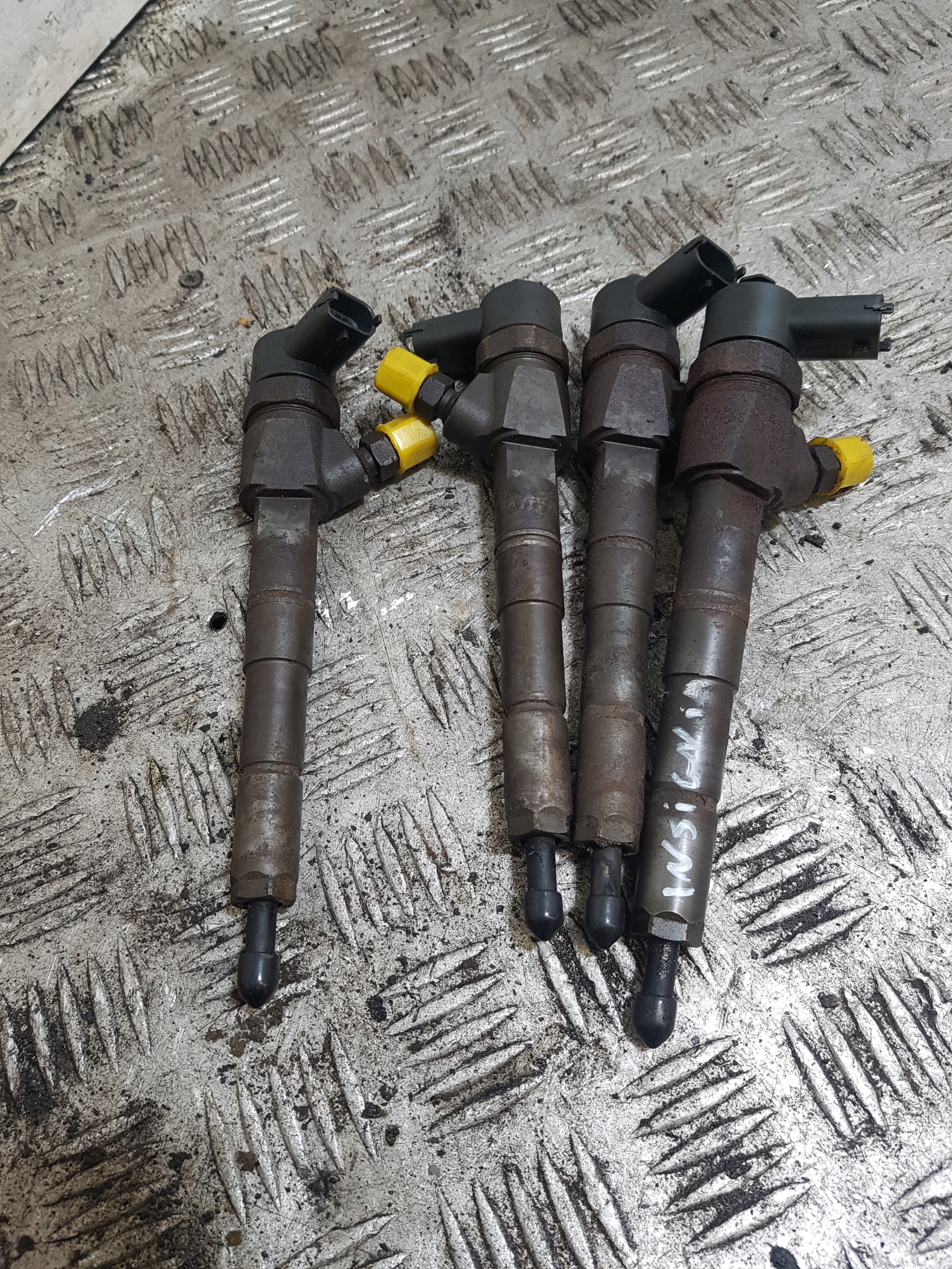 Einspritzdüse Einspritzdüse KOMPLET OPEL INSIGNIA 0445110327