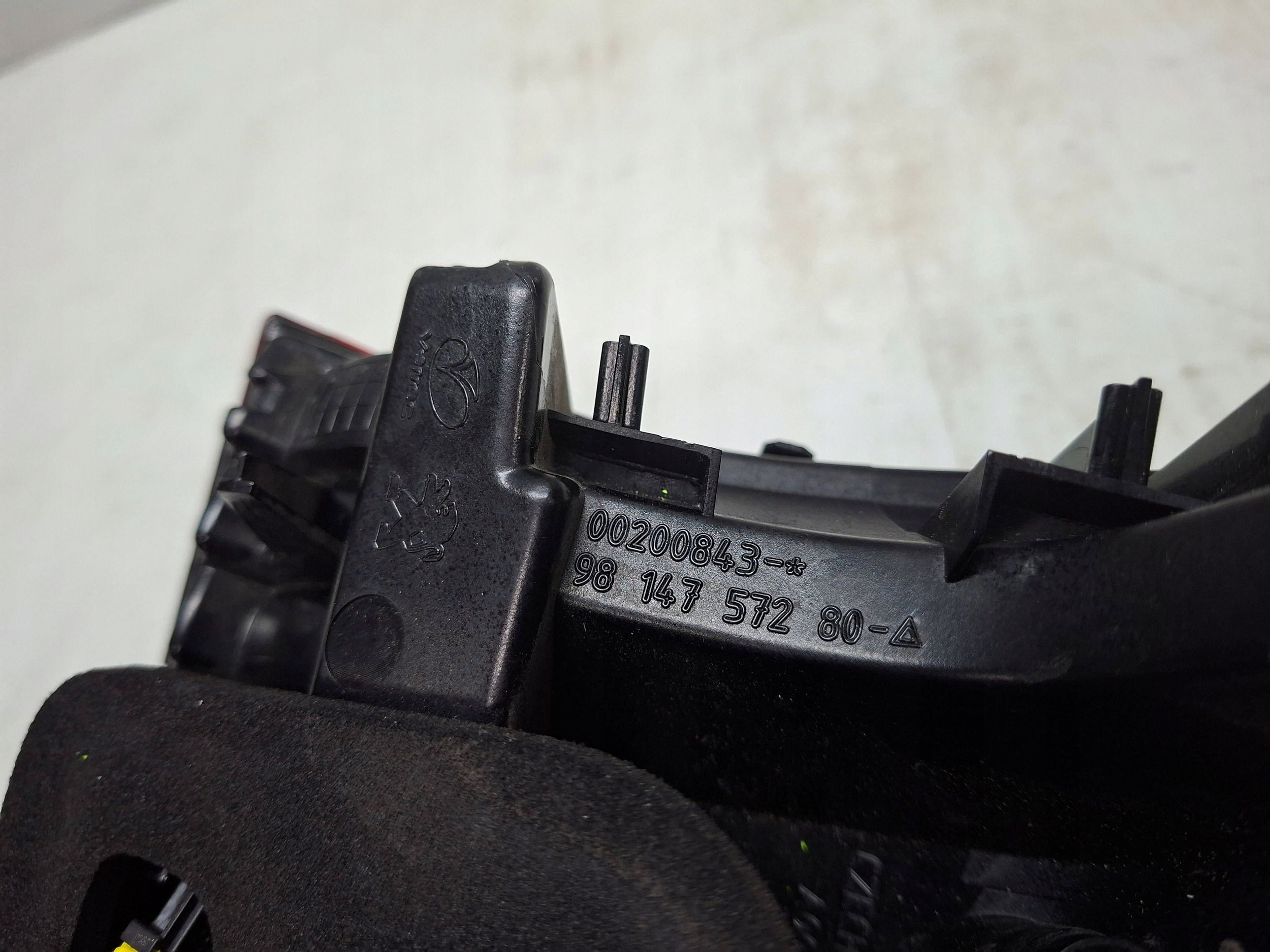 light rear right 9814757280 PEUGEOT 2008 II 2016