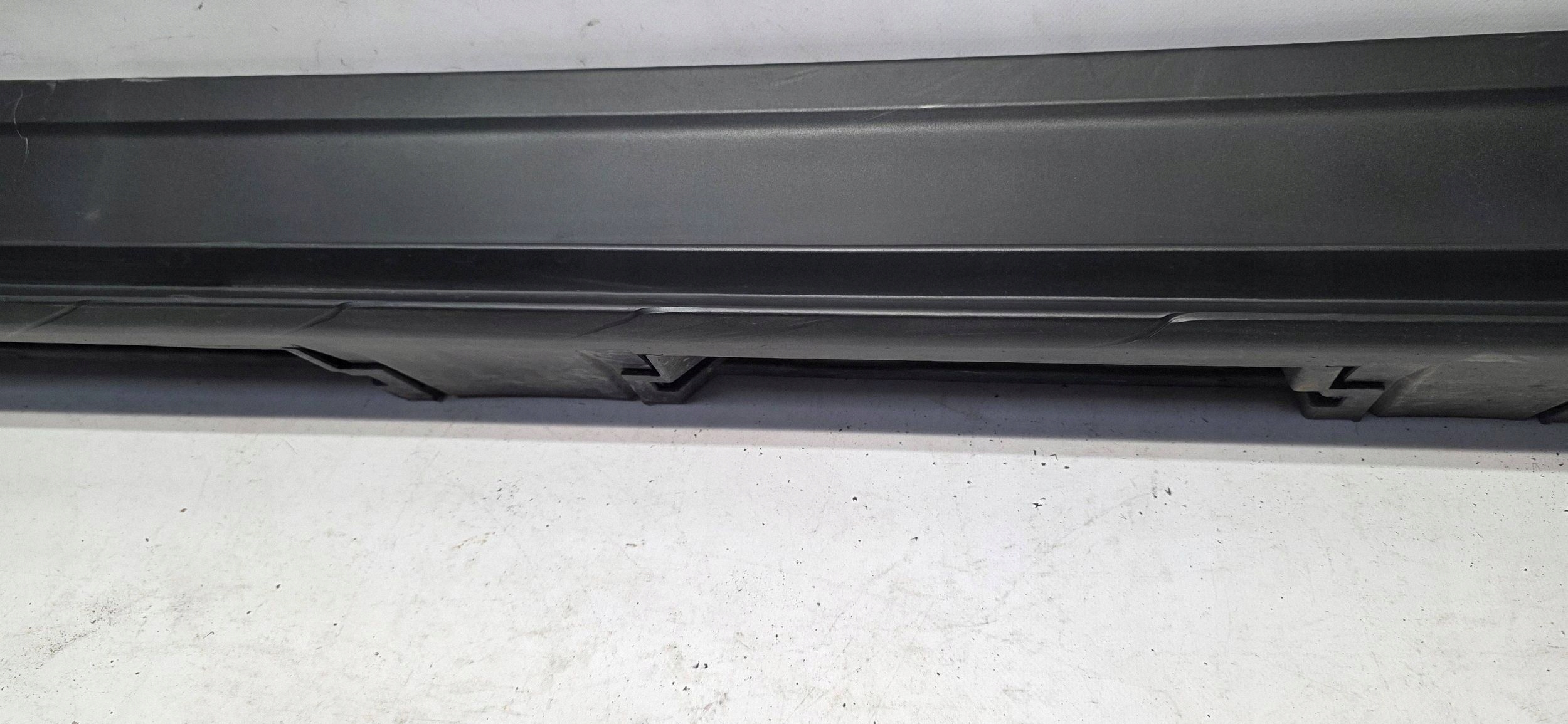 moulding threshold right side Lexus LBX 7585052110