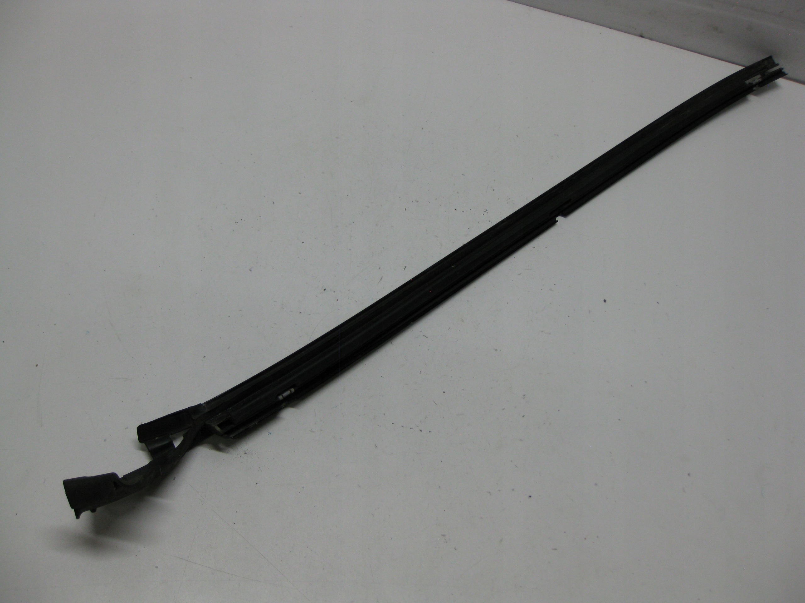 MERCEDES W220 moulding windows CZOLOWEJ right front A2206982698
