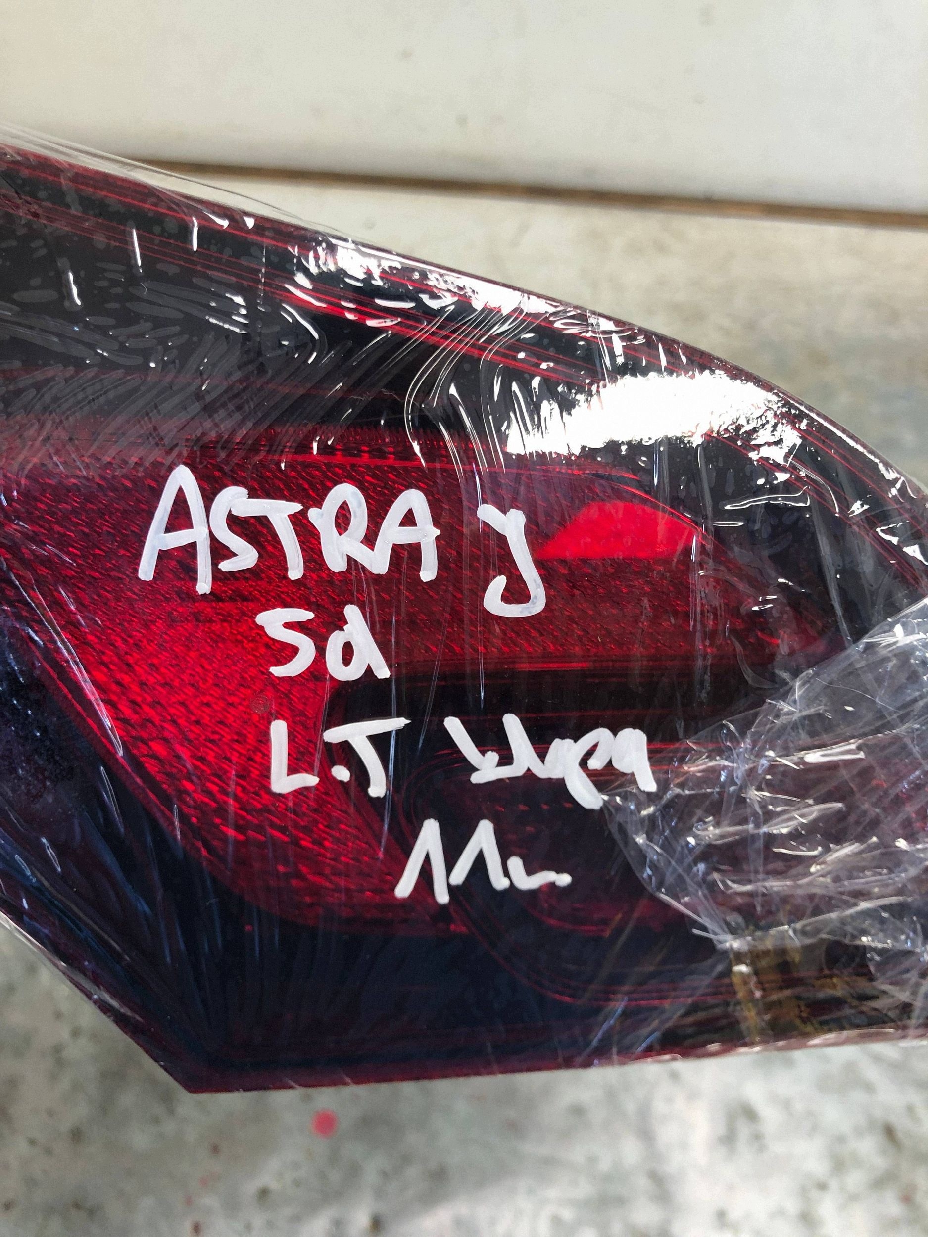 light left rear part to the bonnet OPEL ASTRA J 5D 13306461