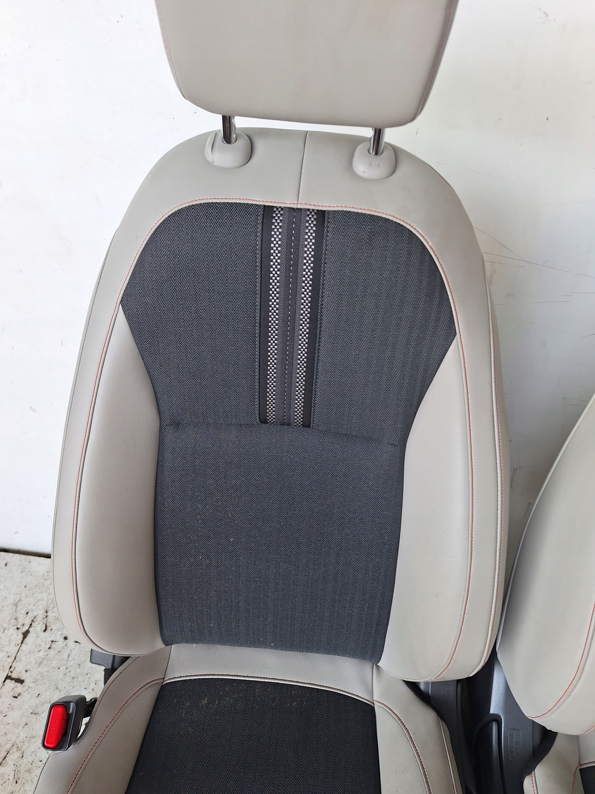 HONDA HR-V III 22-> seat left front