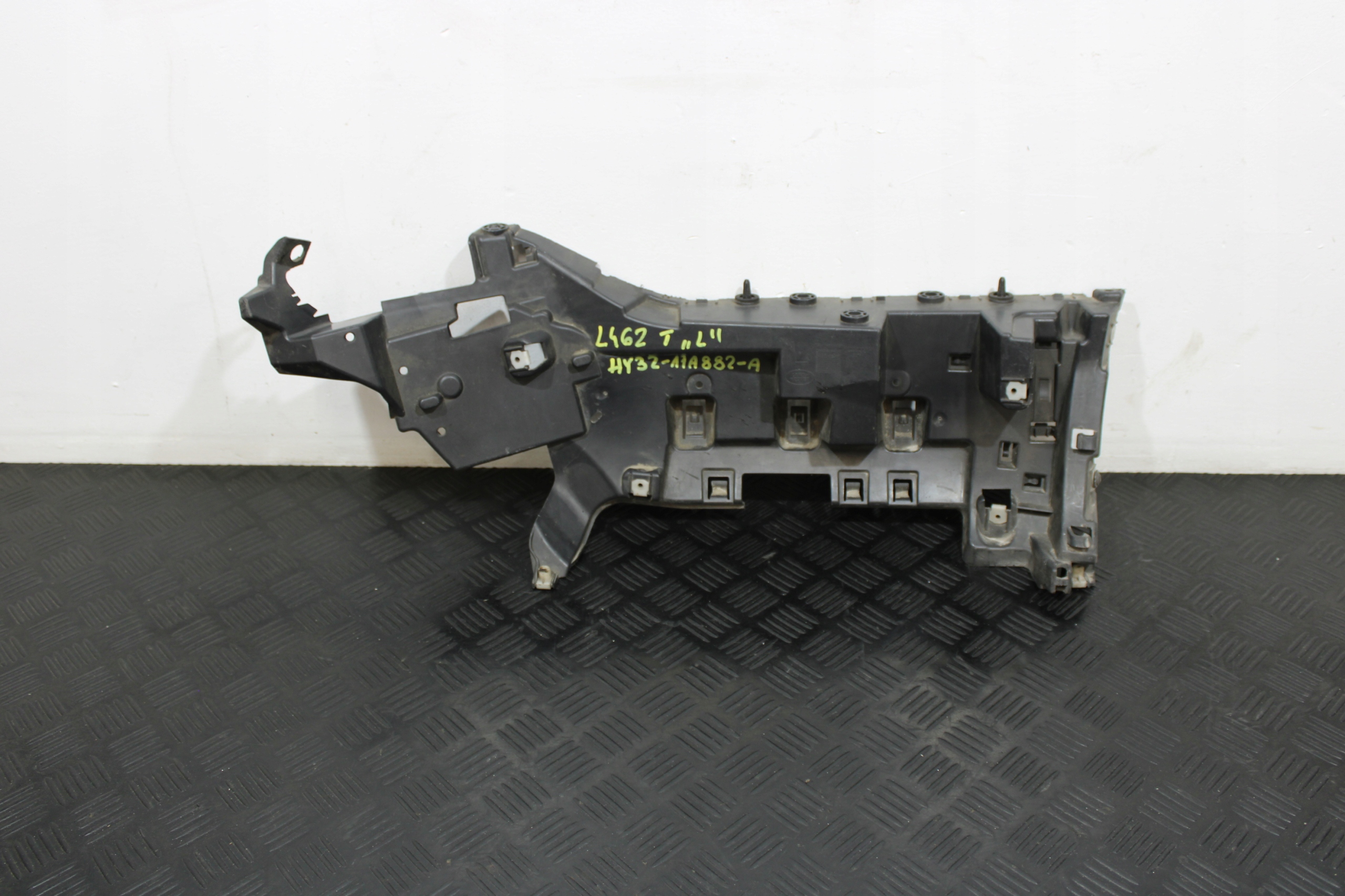 holder bumper bracket left rear part LAND ROVER DISCOVERY V 5 L462