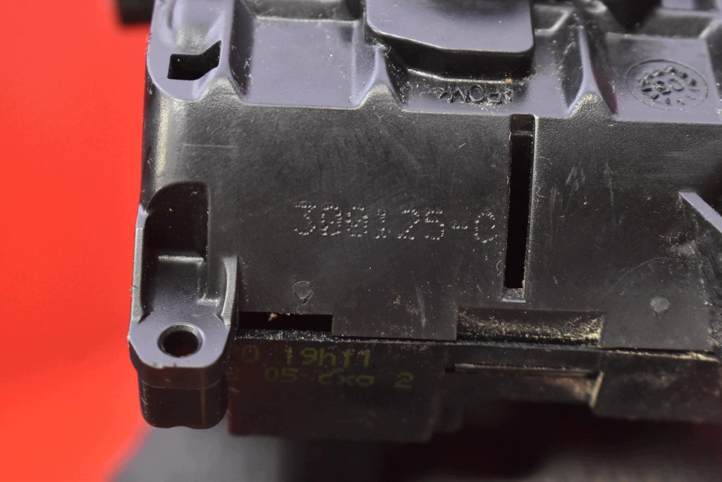 lock door right front front EU 300125-C RENAULT CLIO 3 III 5D 05-09