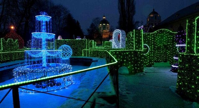 LAMPKI CHOINKOWE LED ZEWNĘTRZNE ZIELONE 300 LED Długość sznura 21 m