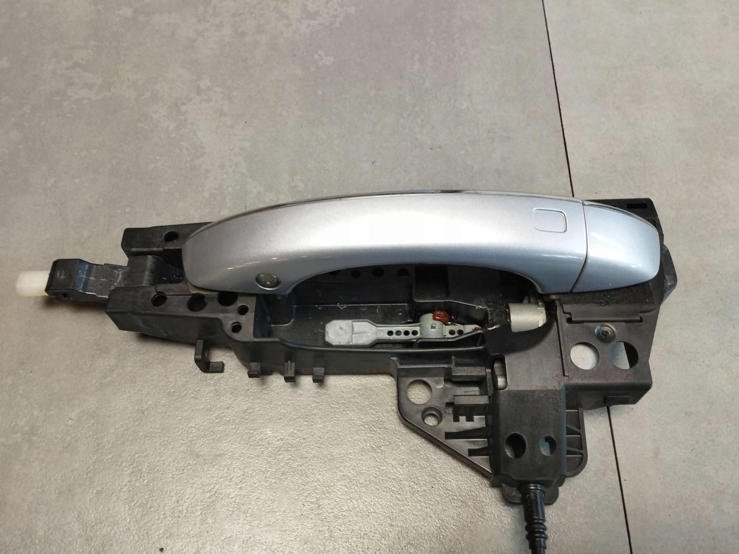 Audi A8 S8 D4 4H handle left rear part LZ7G KESSY 4H0839885
