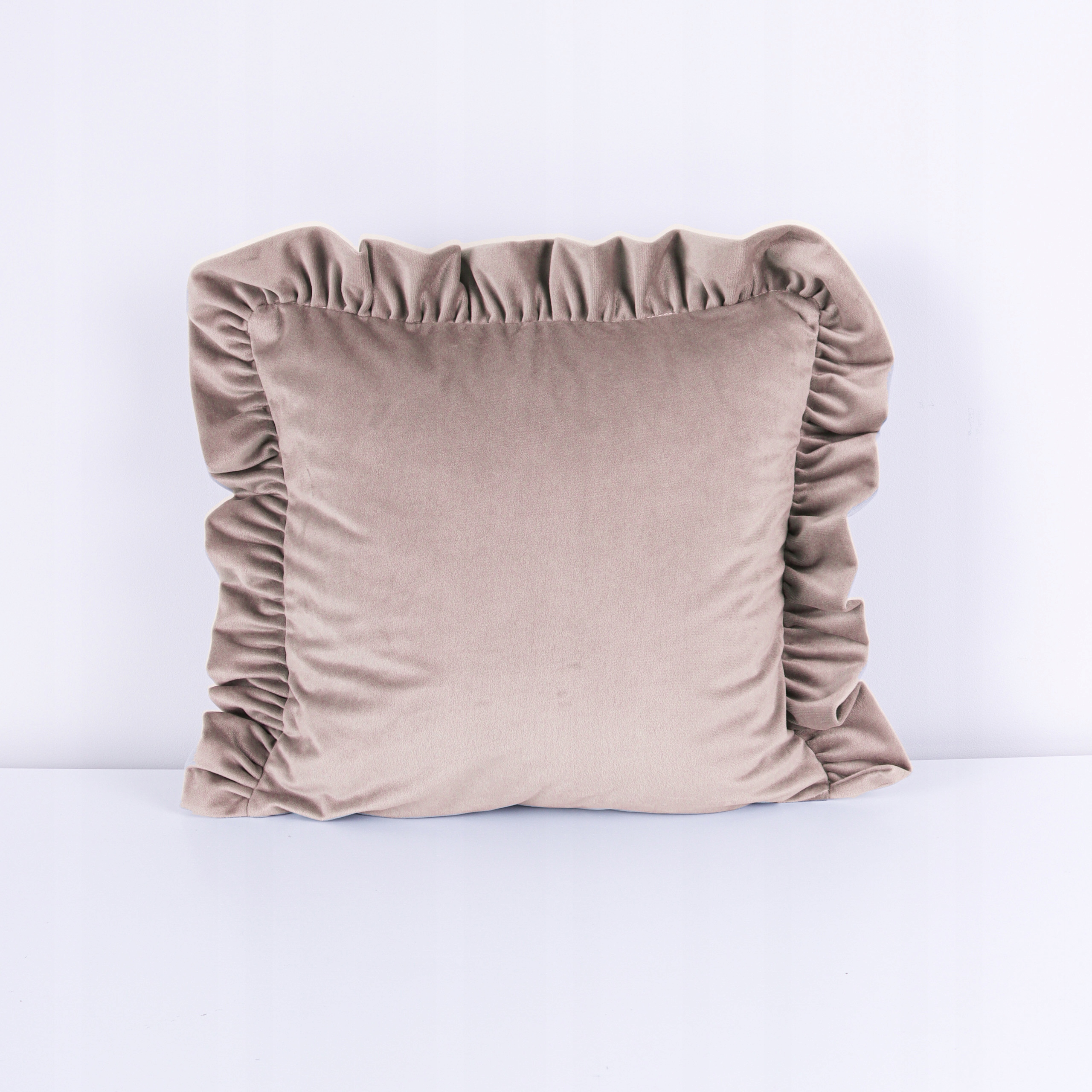 Poszewka welurowa z falbanką 50x50 welwet kolory Wzór dominujący Gładki Inny wzór