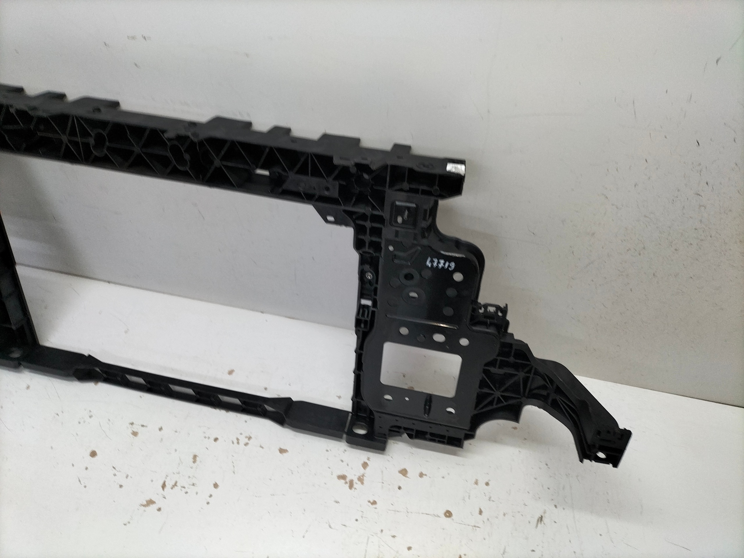 support panel for radiators pillar iron front KIA EV3 QV 24- niezakuty u gory