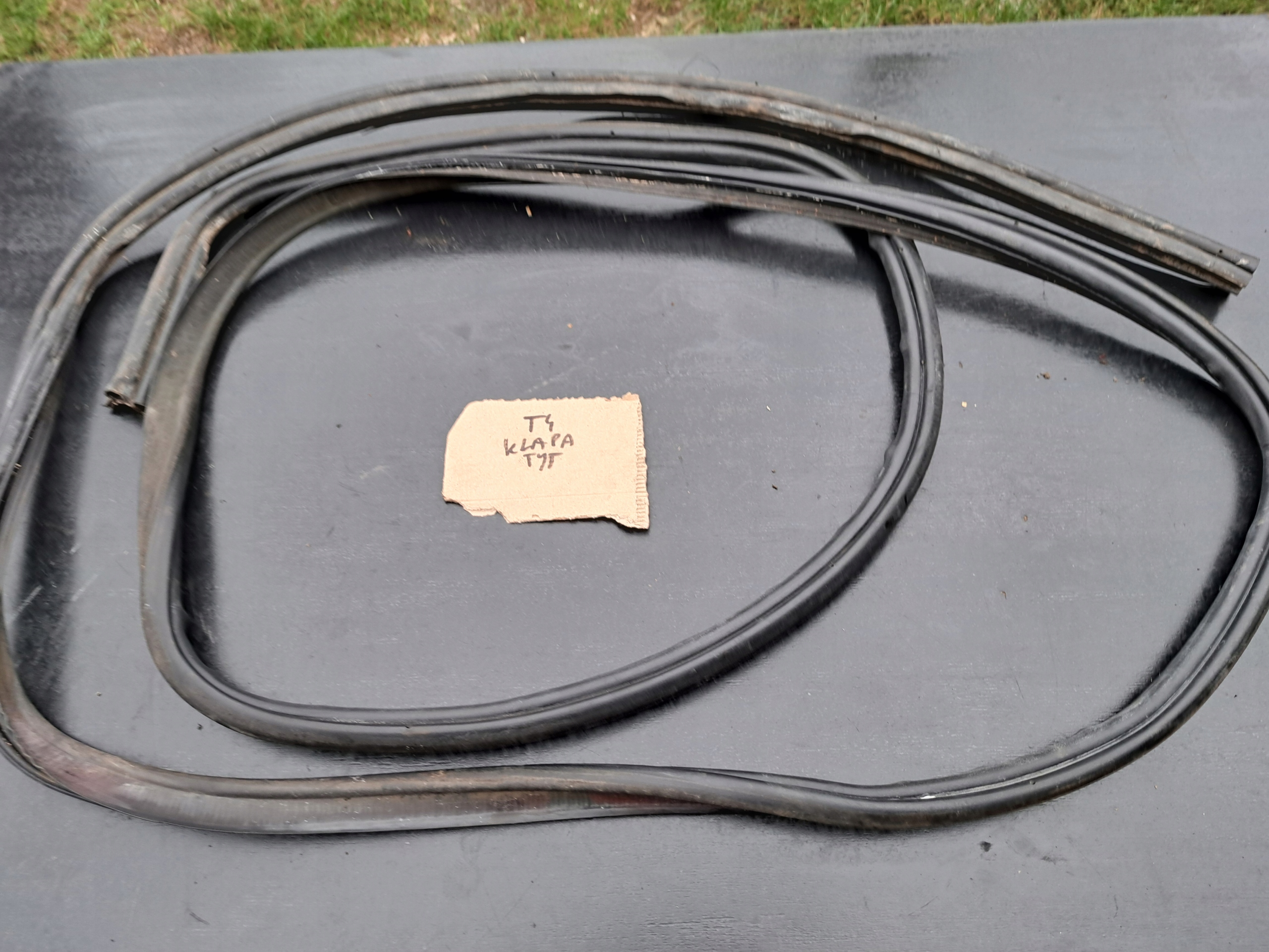 VW T4 USZCZELKA KLAPY BAGAŻNIKA TYŁ TYLNA