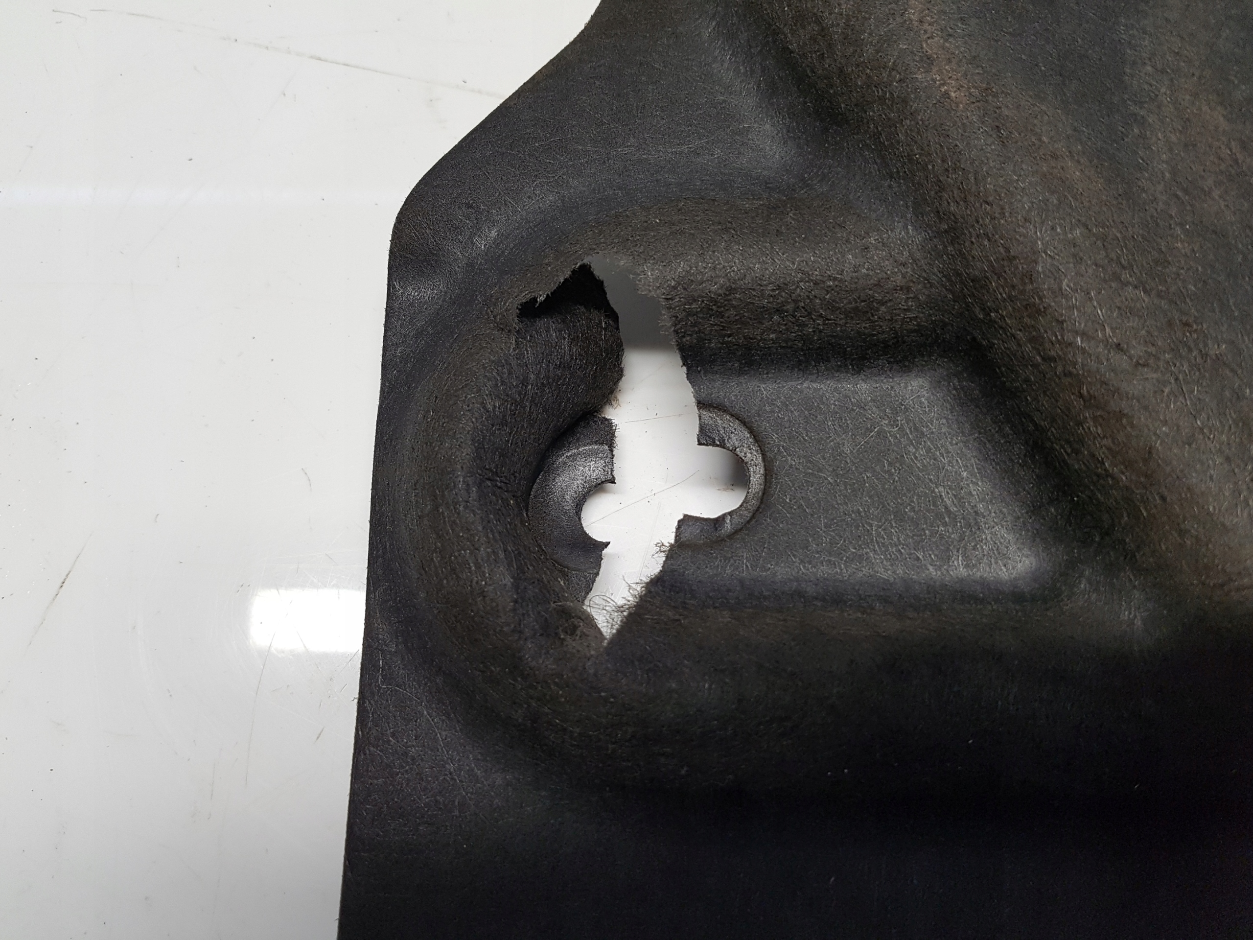 DISCOVERY SPORT cover below engine HJ32-6B629-AD