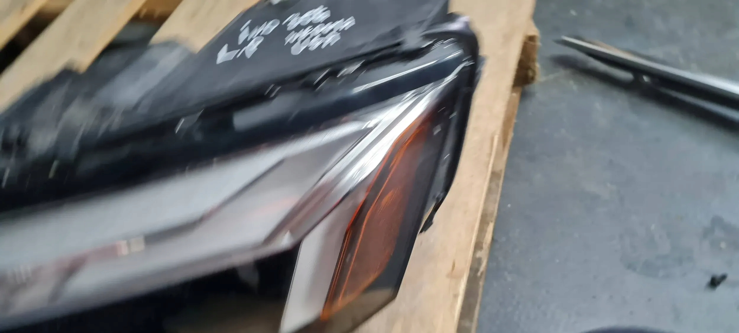 S5 8W LIFT A5 light left left front MATRIX USA 8W6941040B