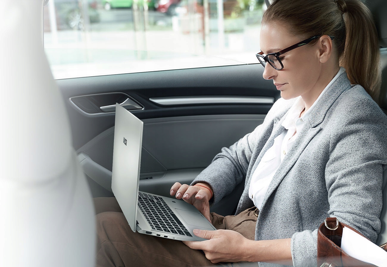 Ultrabook MSI Prestige 14H i7-12650H RTX 2050 4GB VRAM FHD+ 16GB DDR5 Seria procesora Intel Core i7