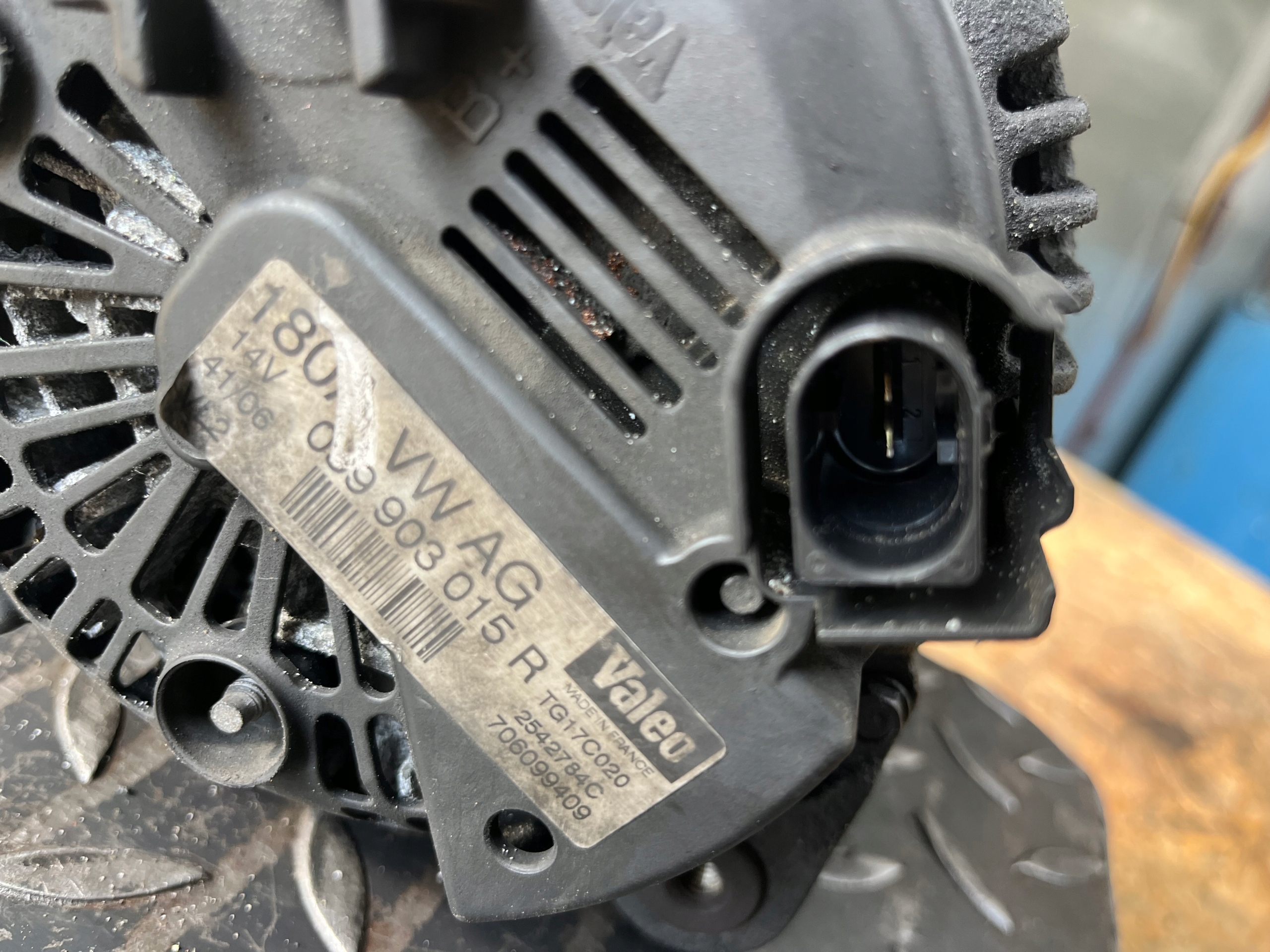 ALTERNATOR AUDI A6-C6 059903015R