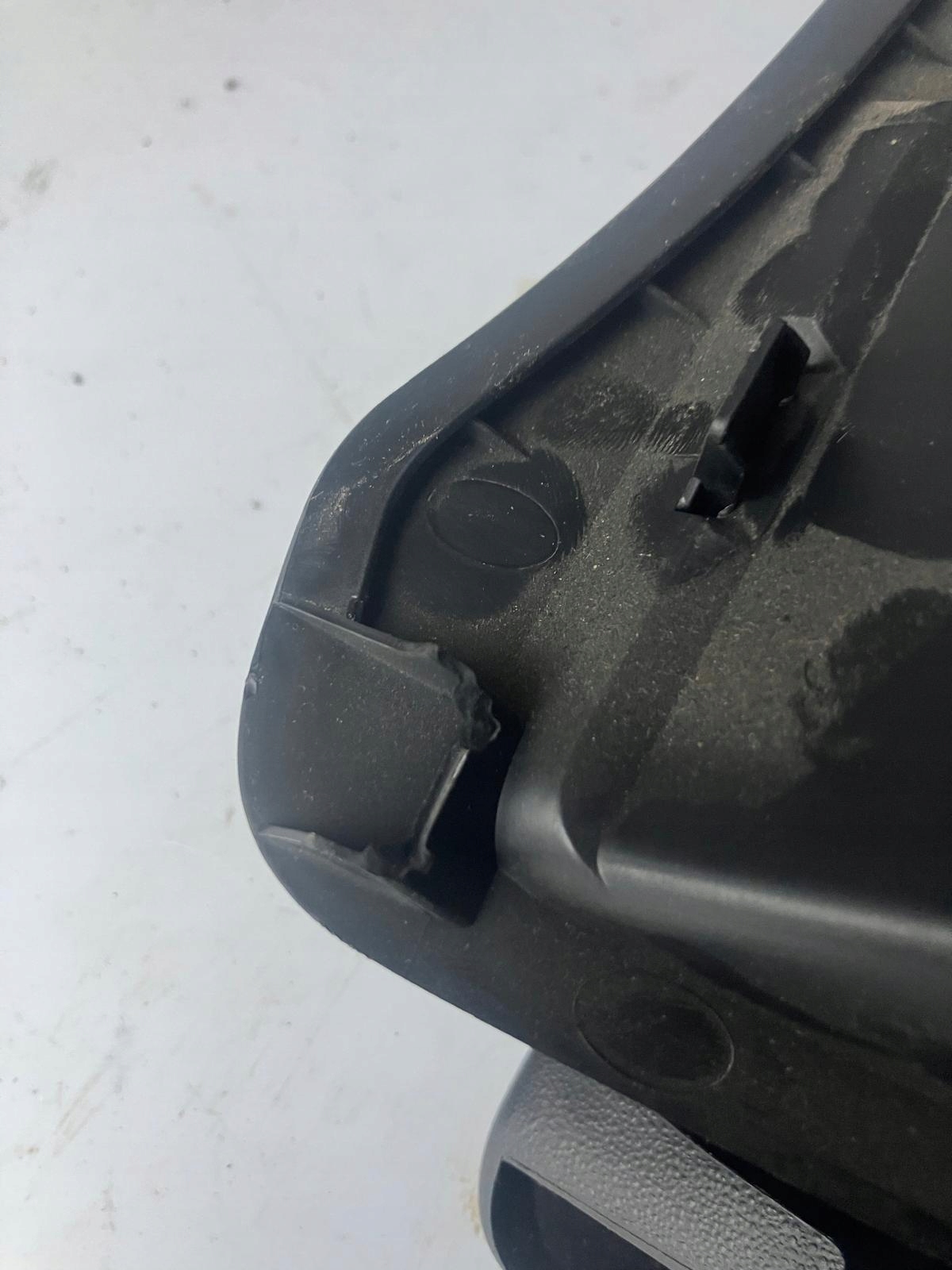 cover consoles below steering wheel, left C4 PICASSO II
