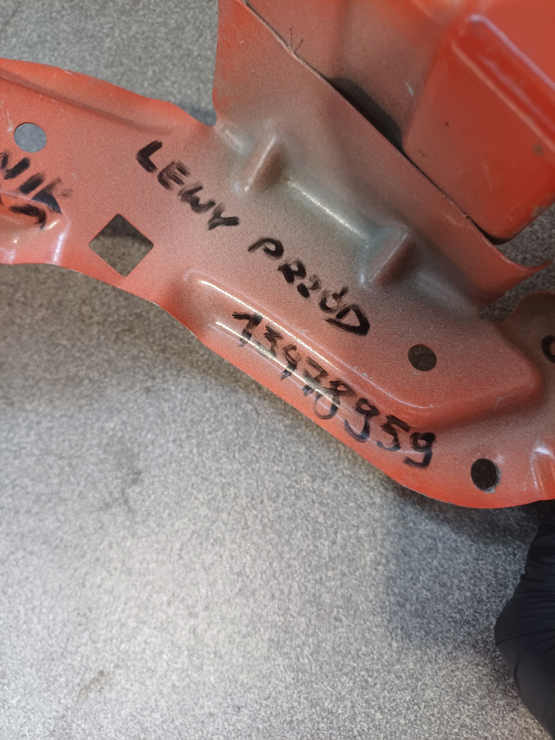 console of a fender left front front OPEL CROSSLAND X 13478959