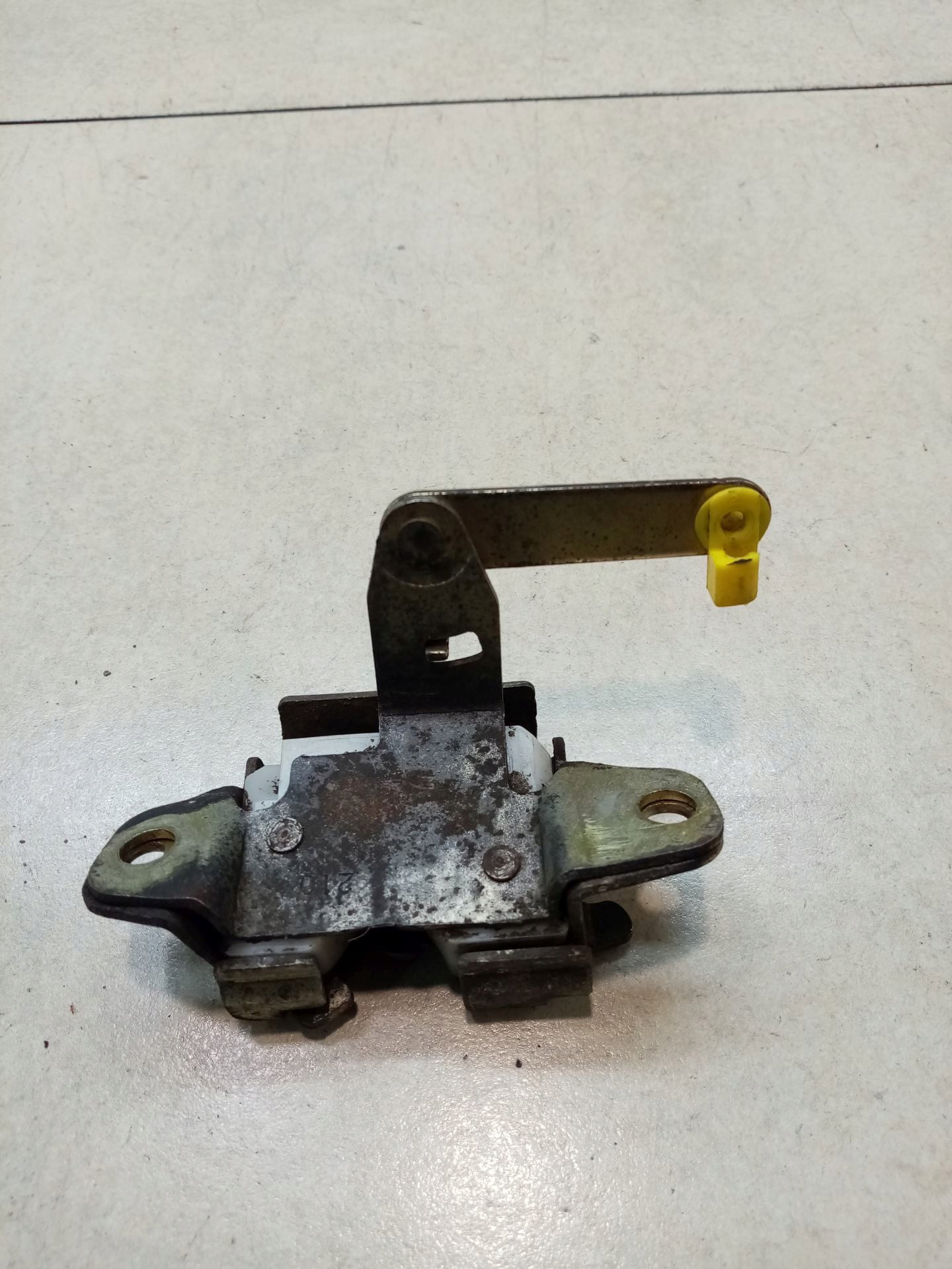 lock bonnet rear part DAIHATSU CUORE VI