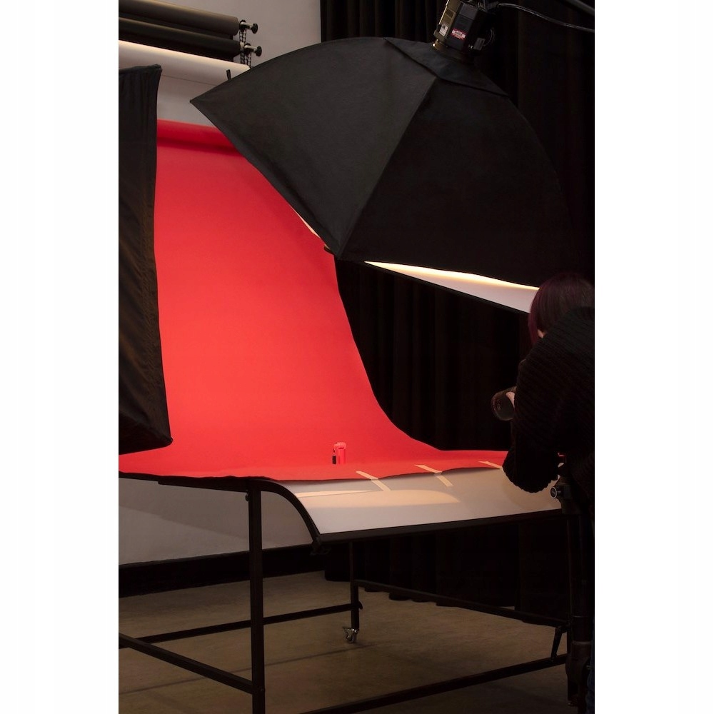 Tło kartonowe Colorama CHERRY 1,35x11m Model LL CO504