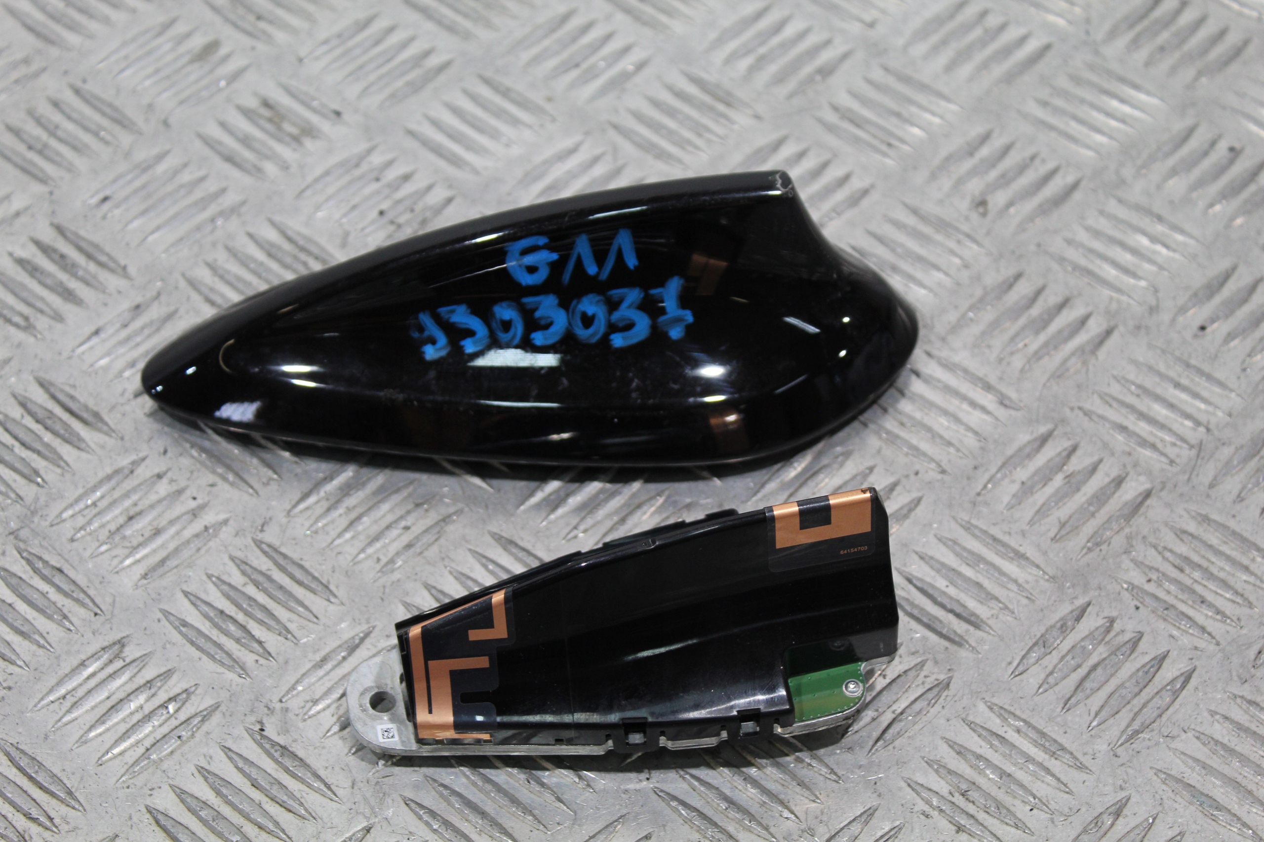 ANTENA dach GPS BMW 7 G11 9303037