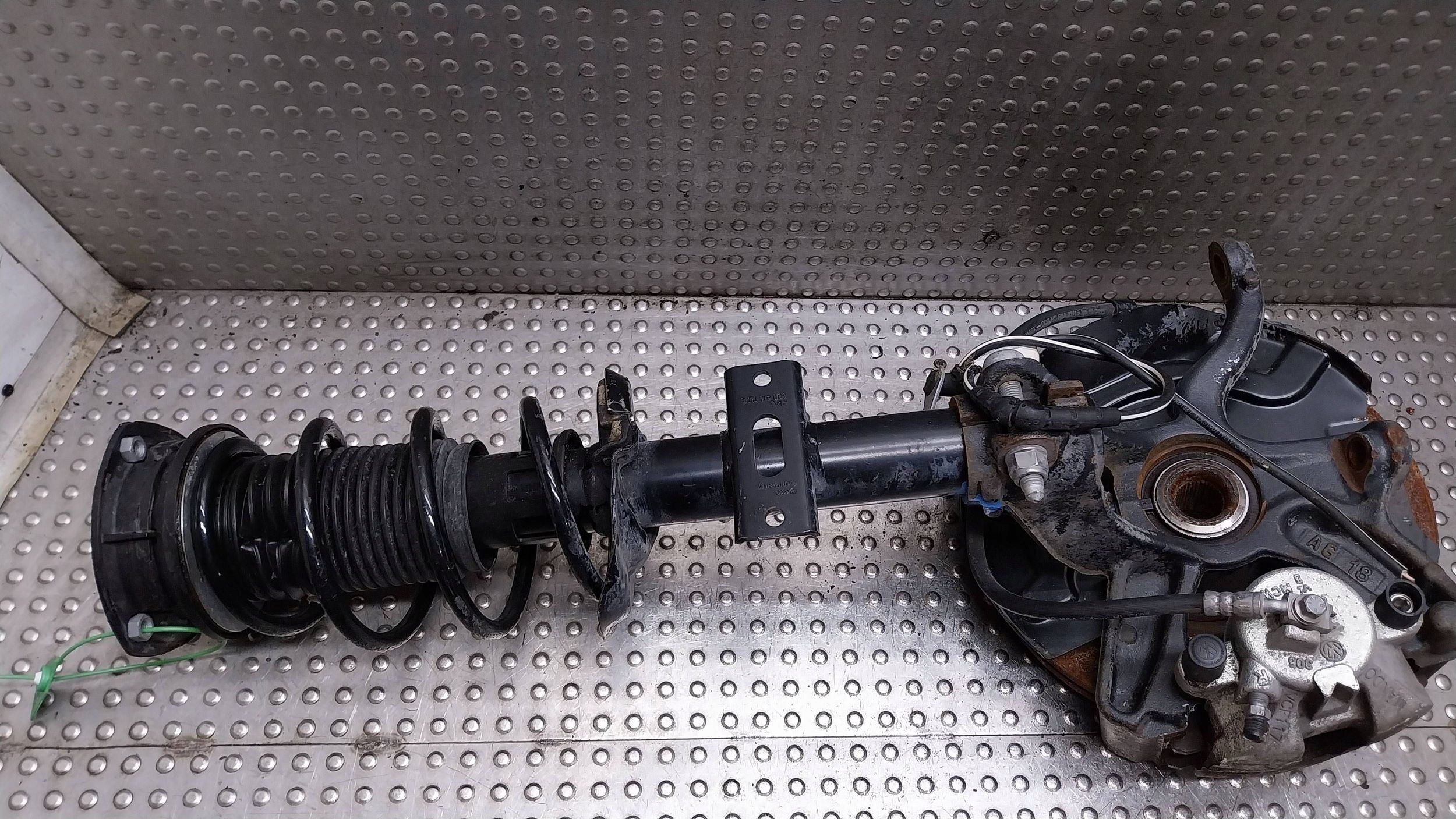 swing shock absorber right front 2Q0407256J 2Q0413031CC AUDI A1 82A