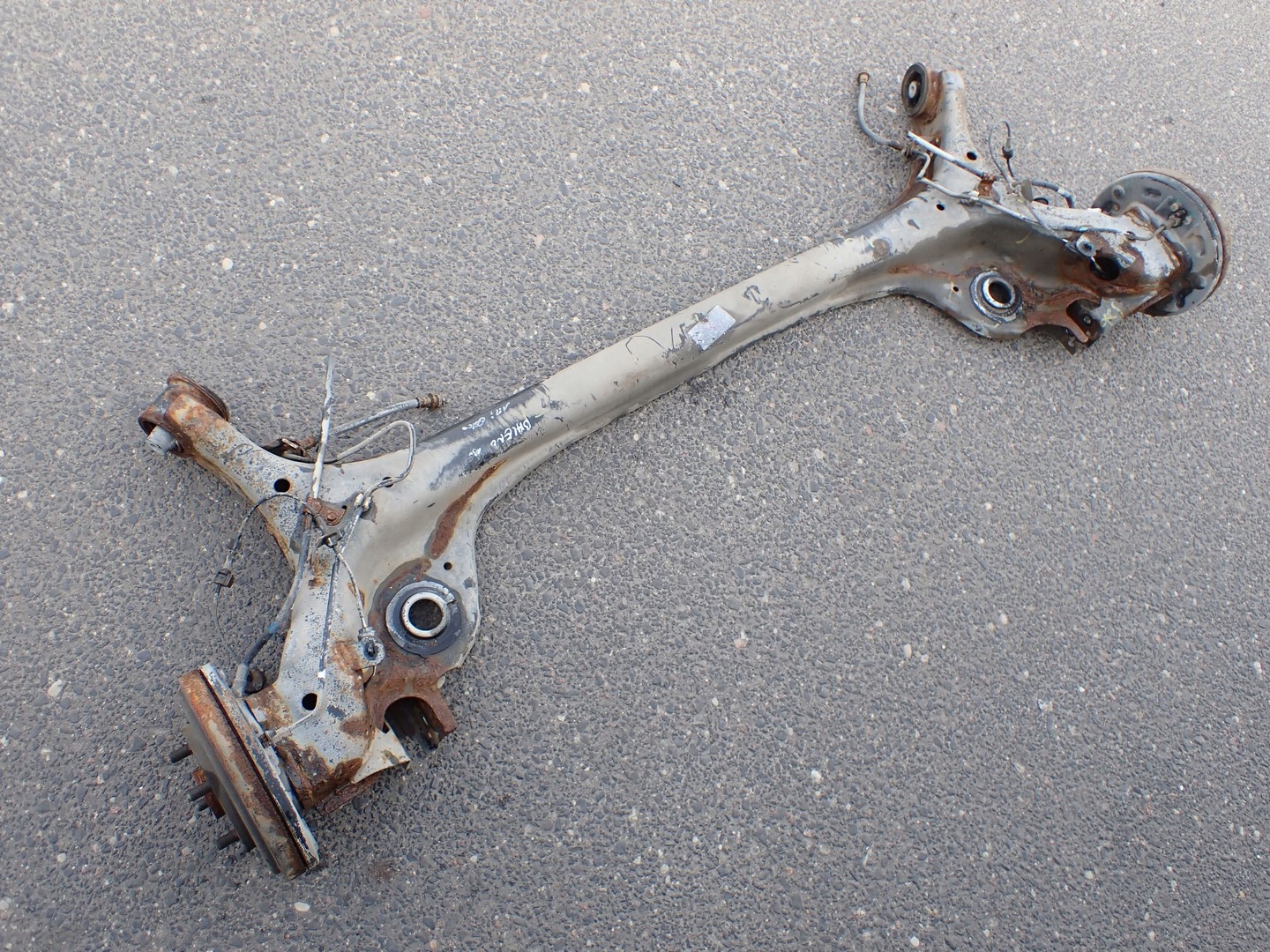 BELKA OŚ ZAWIESZENIA TYŁ KOMPLETNA SUZUKI BALENO II 18R