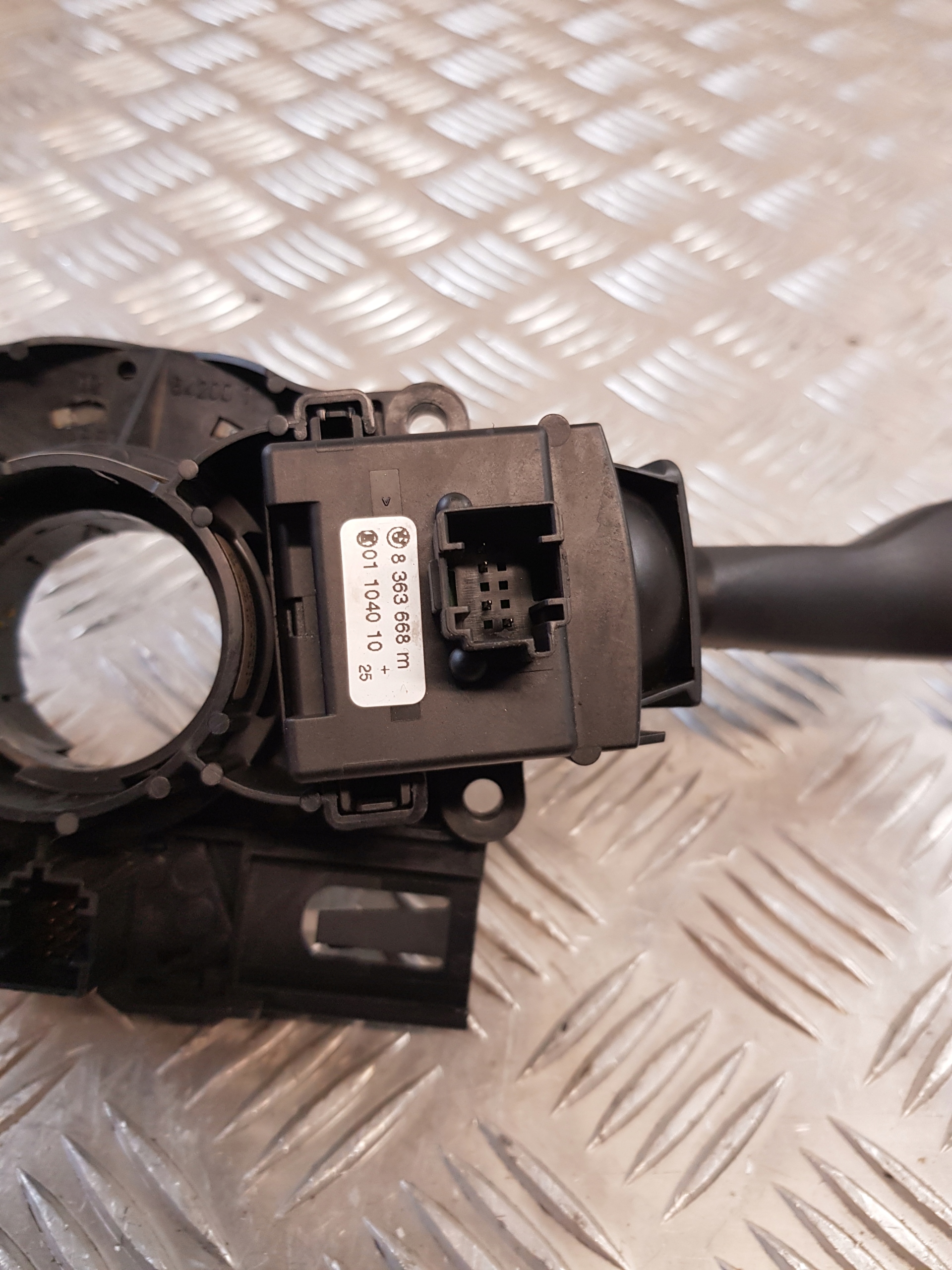 commande levier commodo sous volant anneau airbag 8377488.9 BMW E46 2.0D KOMBI 02R