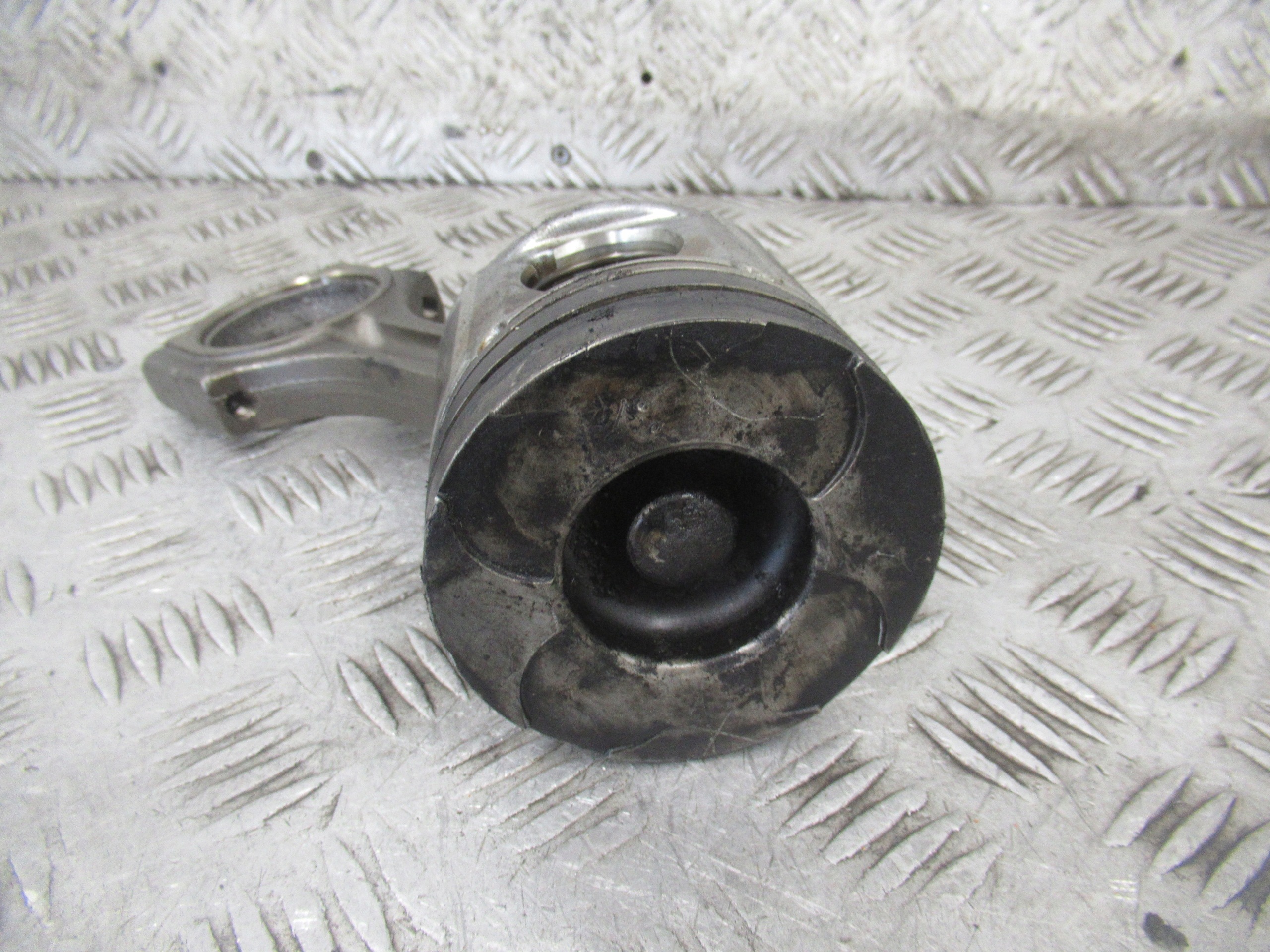piston with connecting rod VOLKSWAGEN TOUAREG 5,0 TDI