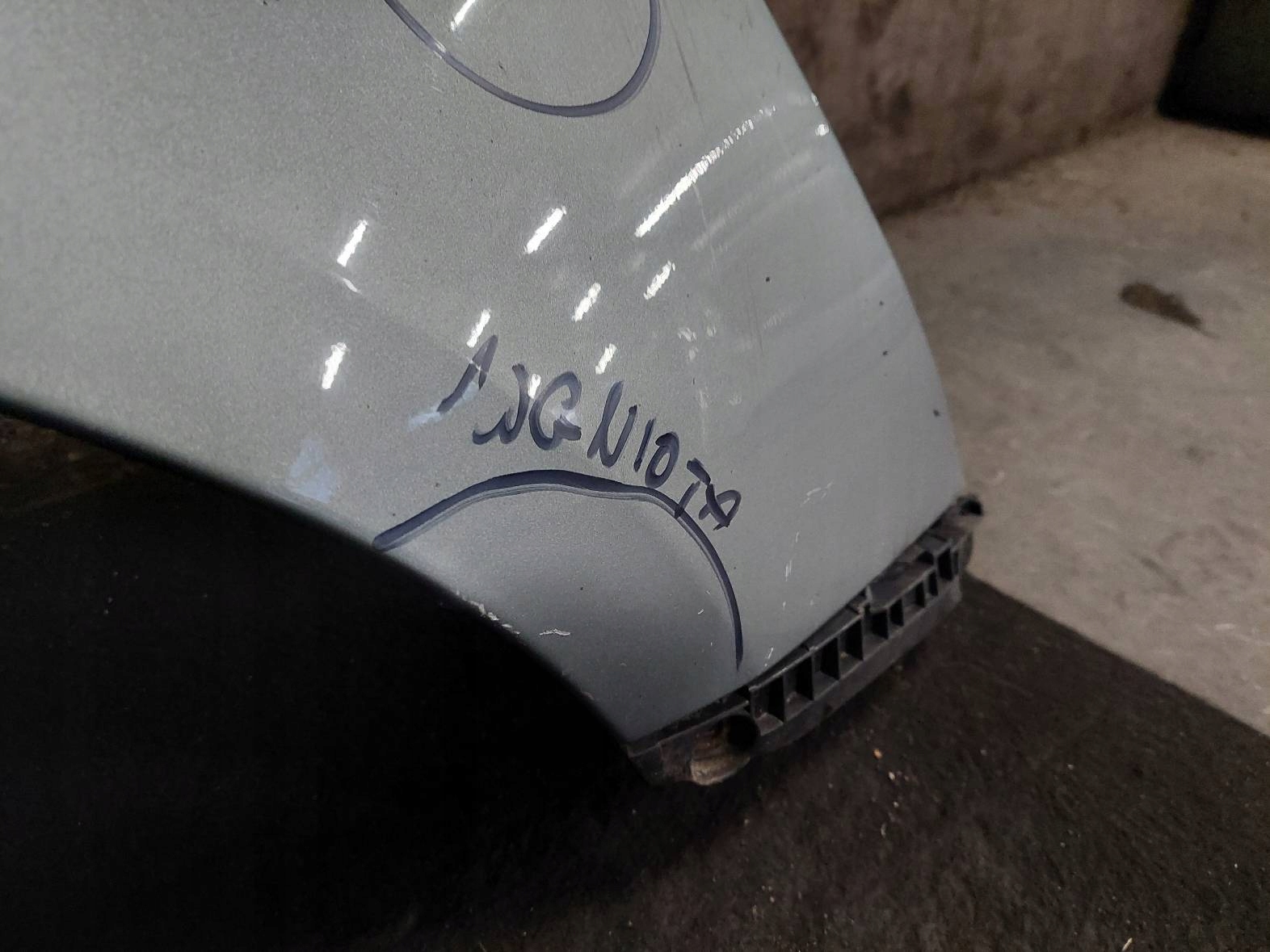 fender right front TOYOTA YARIS II LIFT 1F8