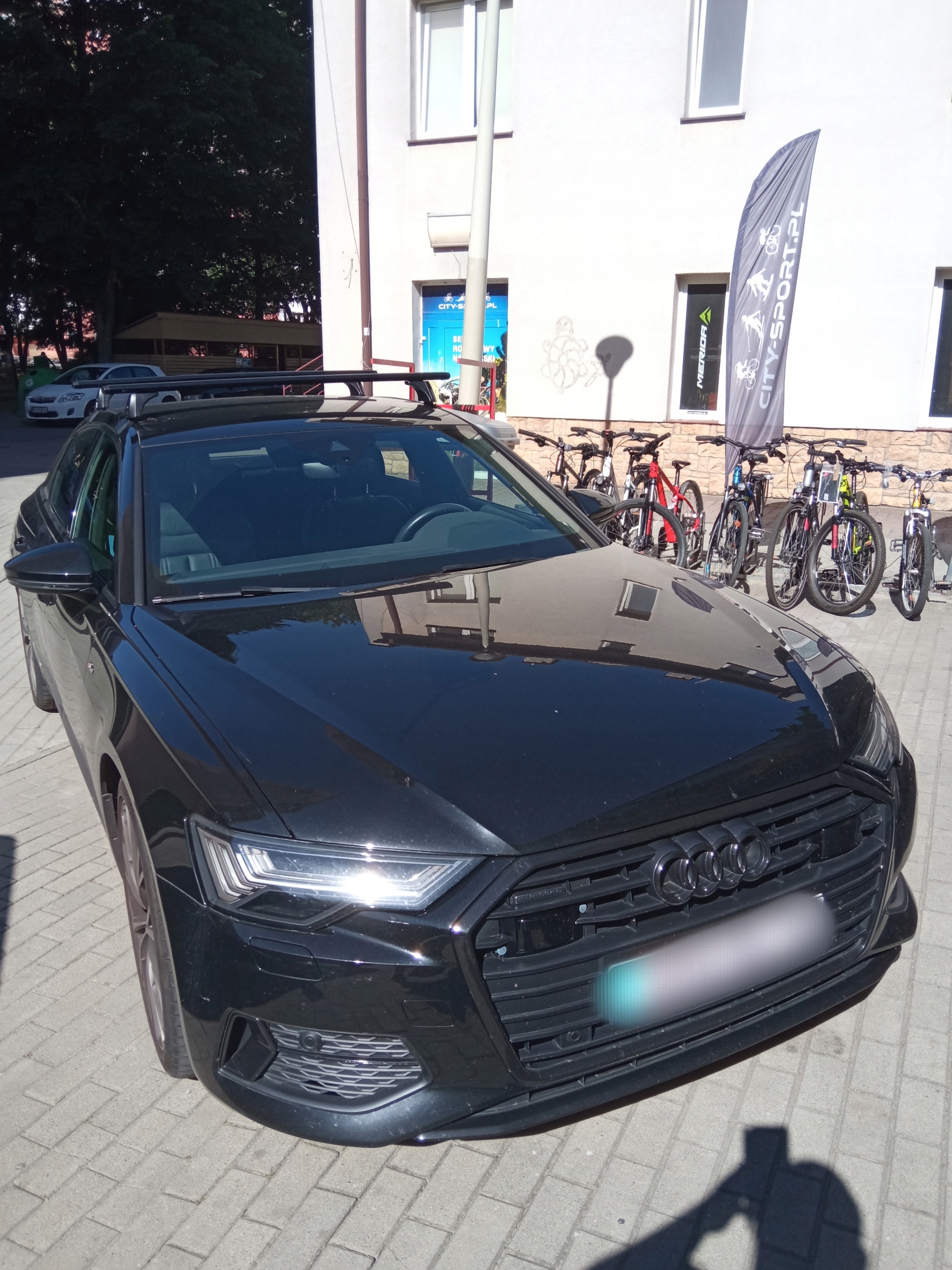Bagażnik Cruz Airo BLACK do Audi A6 C8 4d 2018->