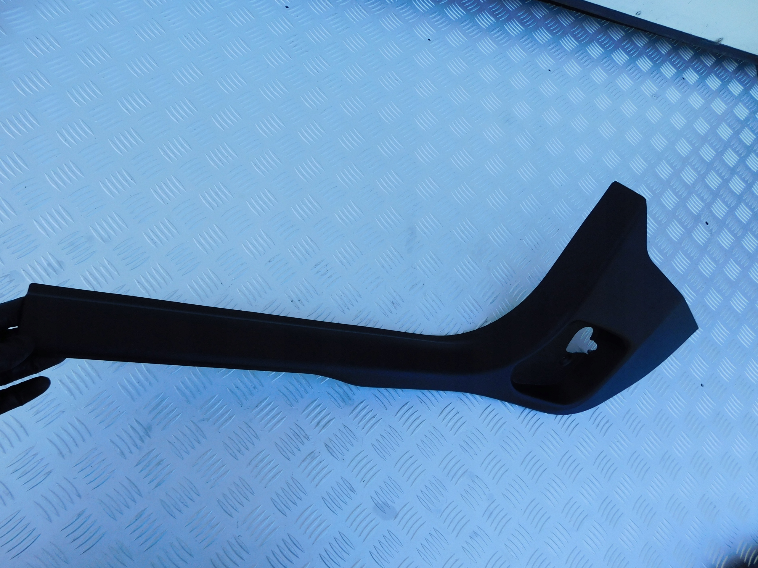 BMW SERIA 2 (U06) Active moulding threshold cover of the threshold left front 7952145