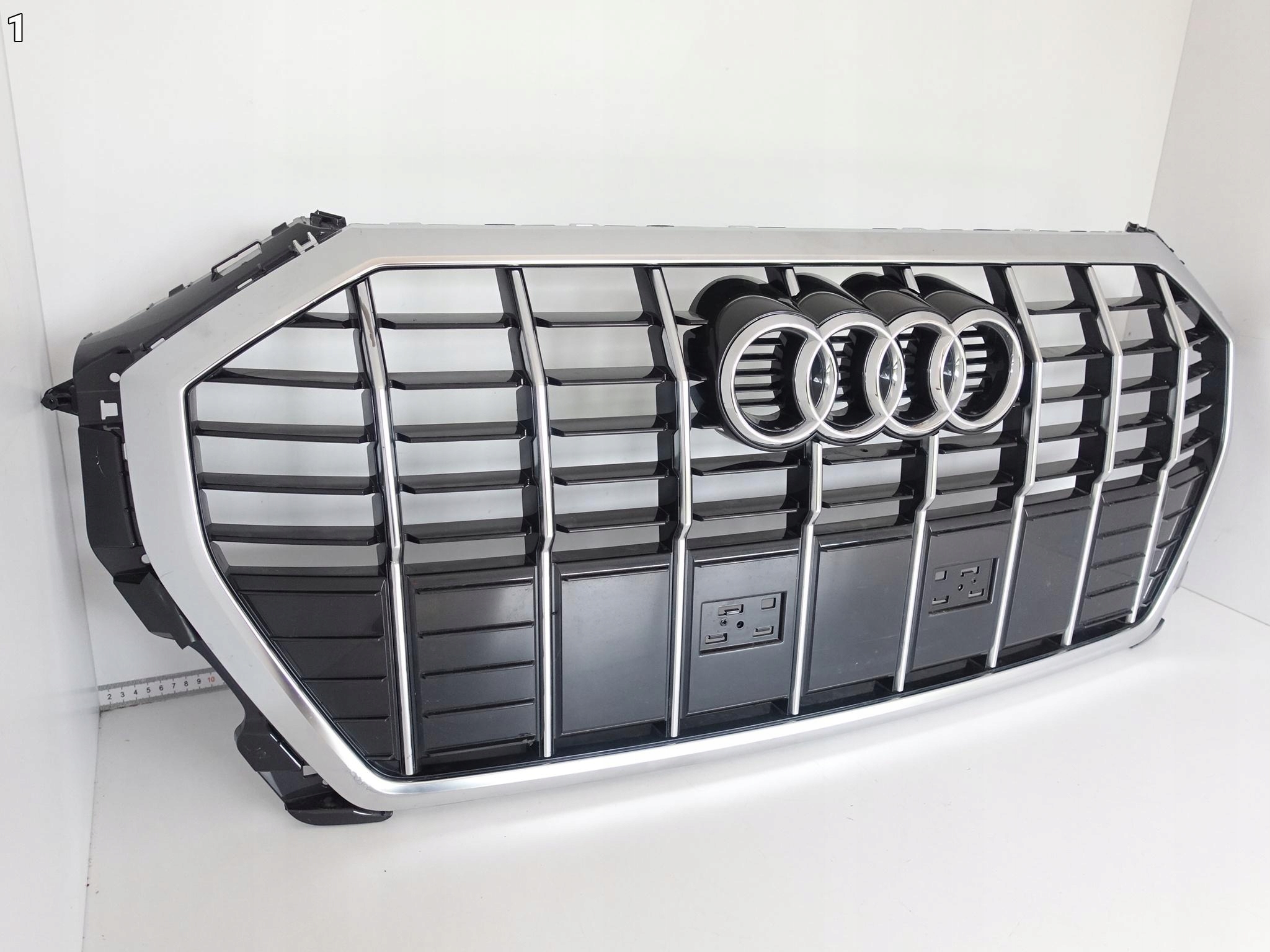 AUDI Q3 II F3 83A S-LINE 18- grid grill grille W bumper front