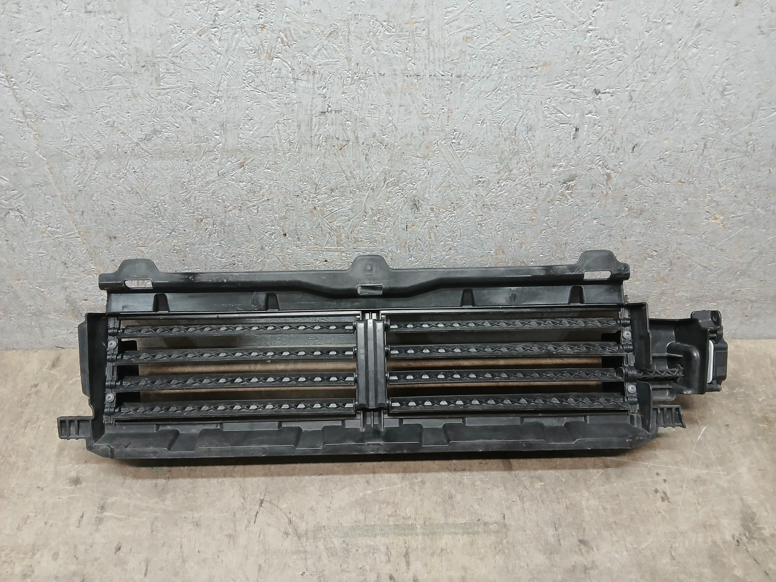 support panel for radiators blinds air line air VOLVO S60 S-60 III 3 V60 V-60 II 2