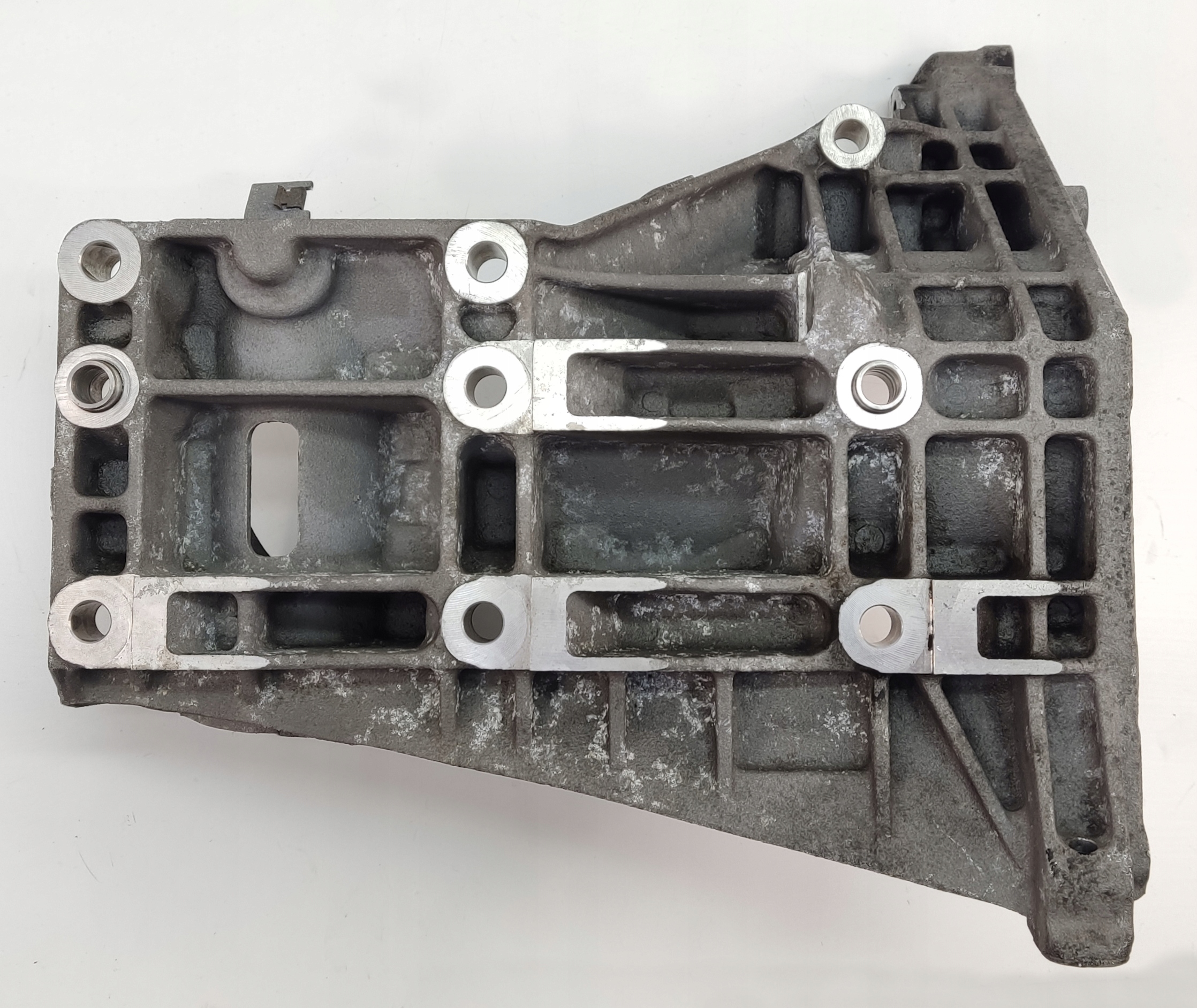 Support Support plaque Moteur CAYENNE 4.5 V8 9481022136R