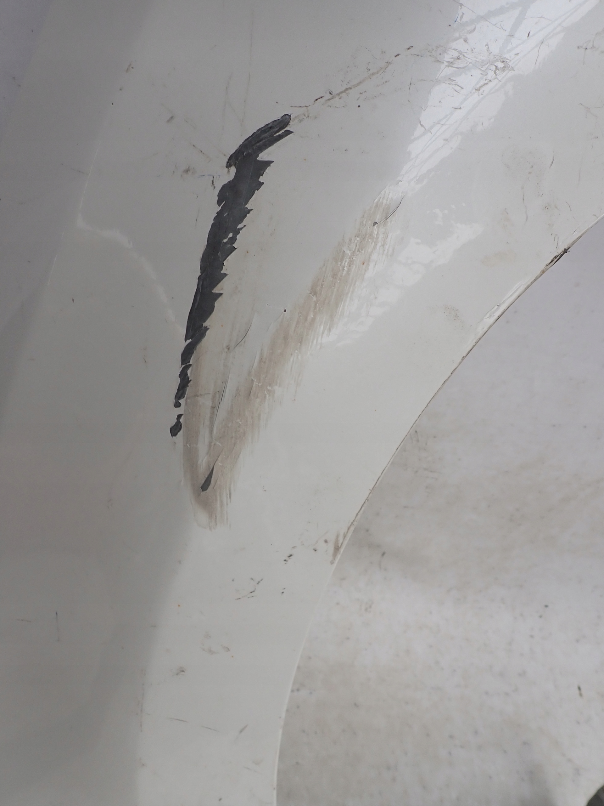 NISSAN LEAF and 10- fender right front front