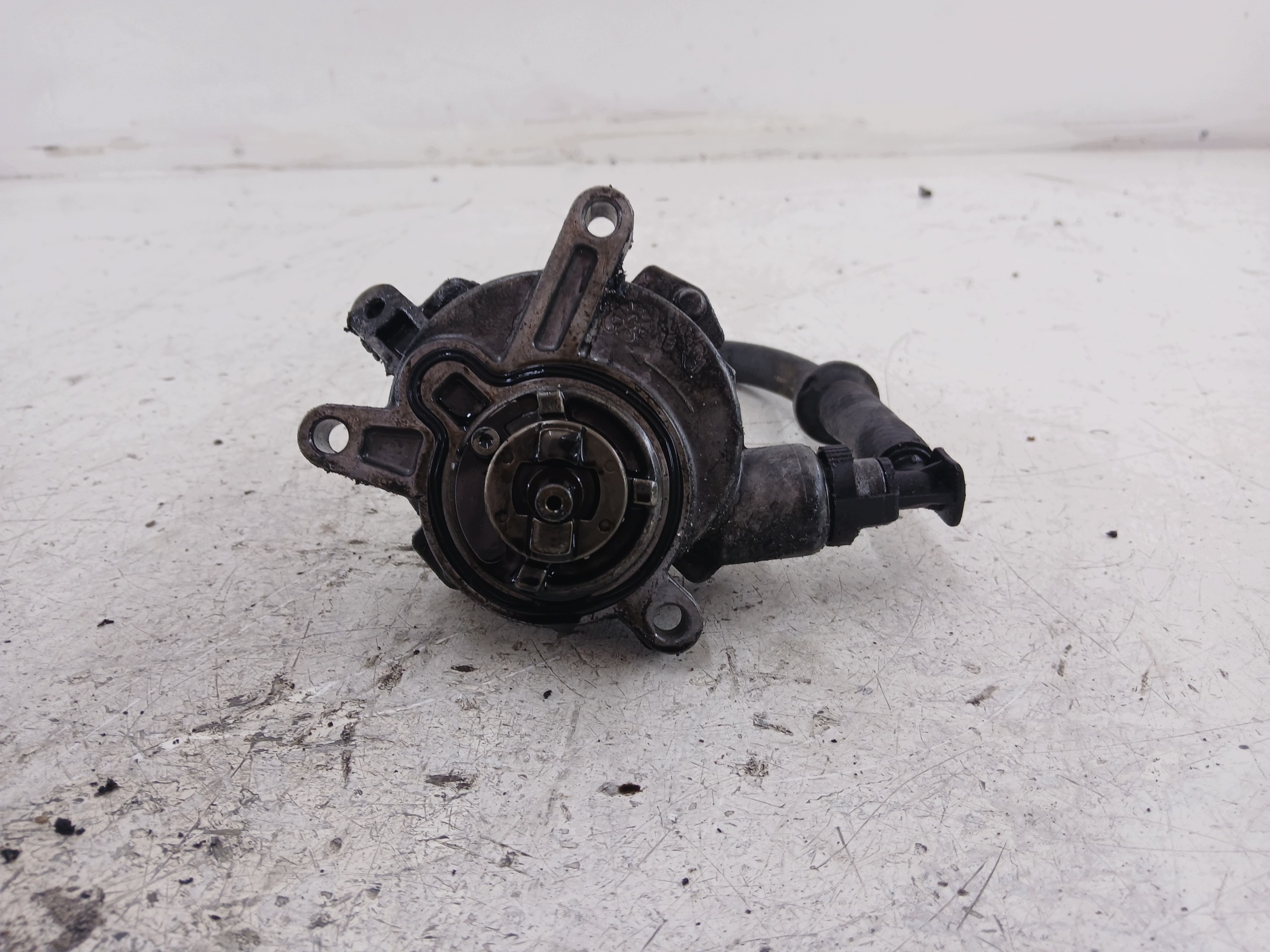 VOLVO S80 e S60 V70 II 2.4 D Pompa VACUM VAKUM 08699237