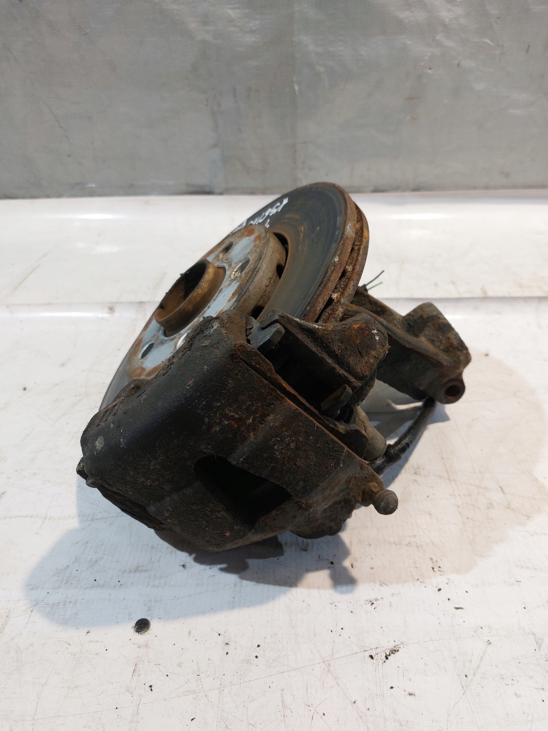 otoč čepu pravý předek VW GOLF IV 1.6