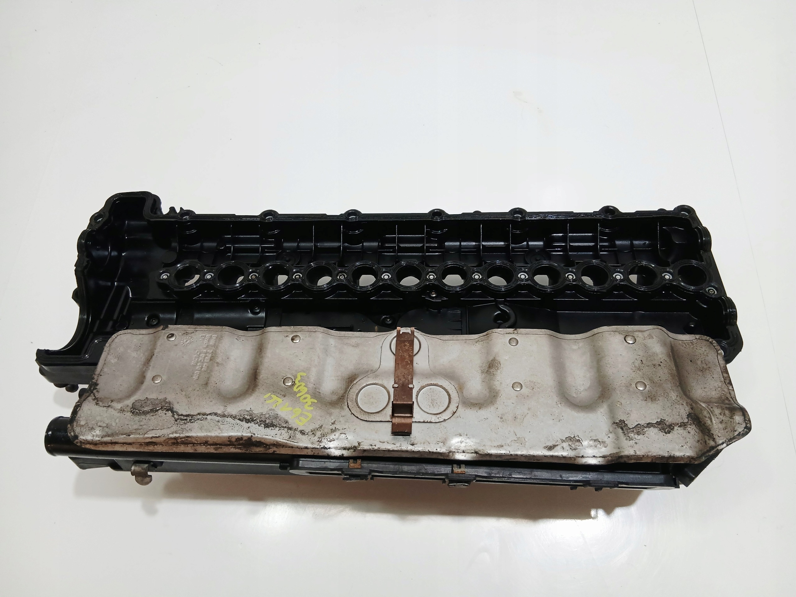 couvre-culasse BMW E60 E61 3.0D 306D3 7789395 (0000033)