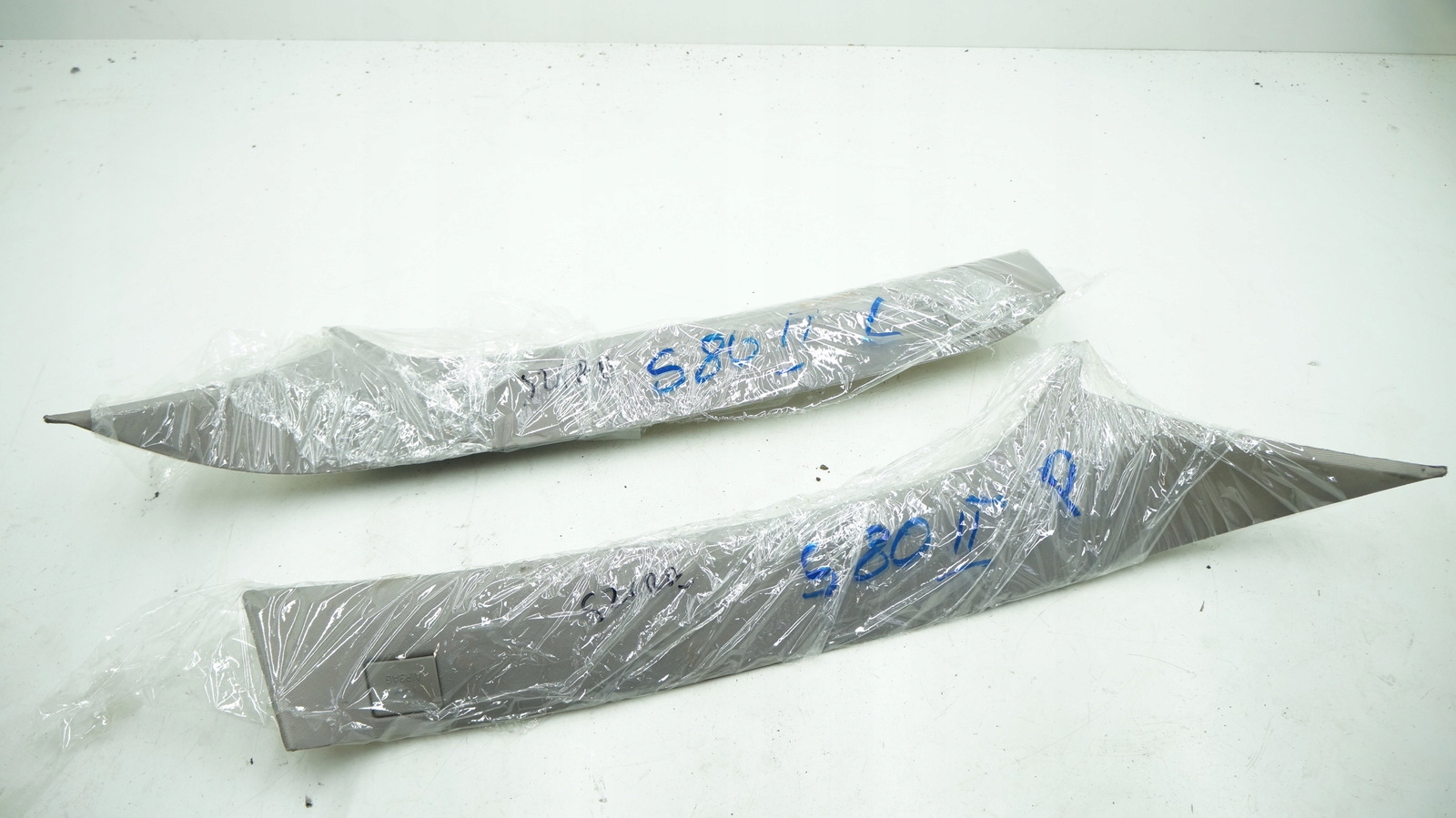 VOLVO S80 II OSŁONA SŁUPKA A TAPICERKA SZARA