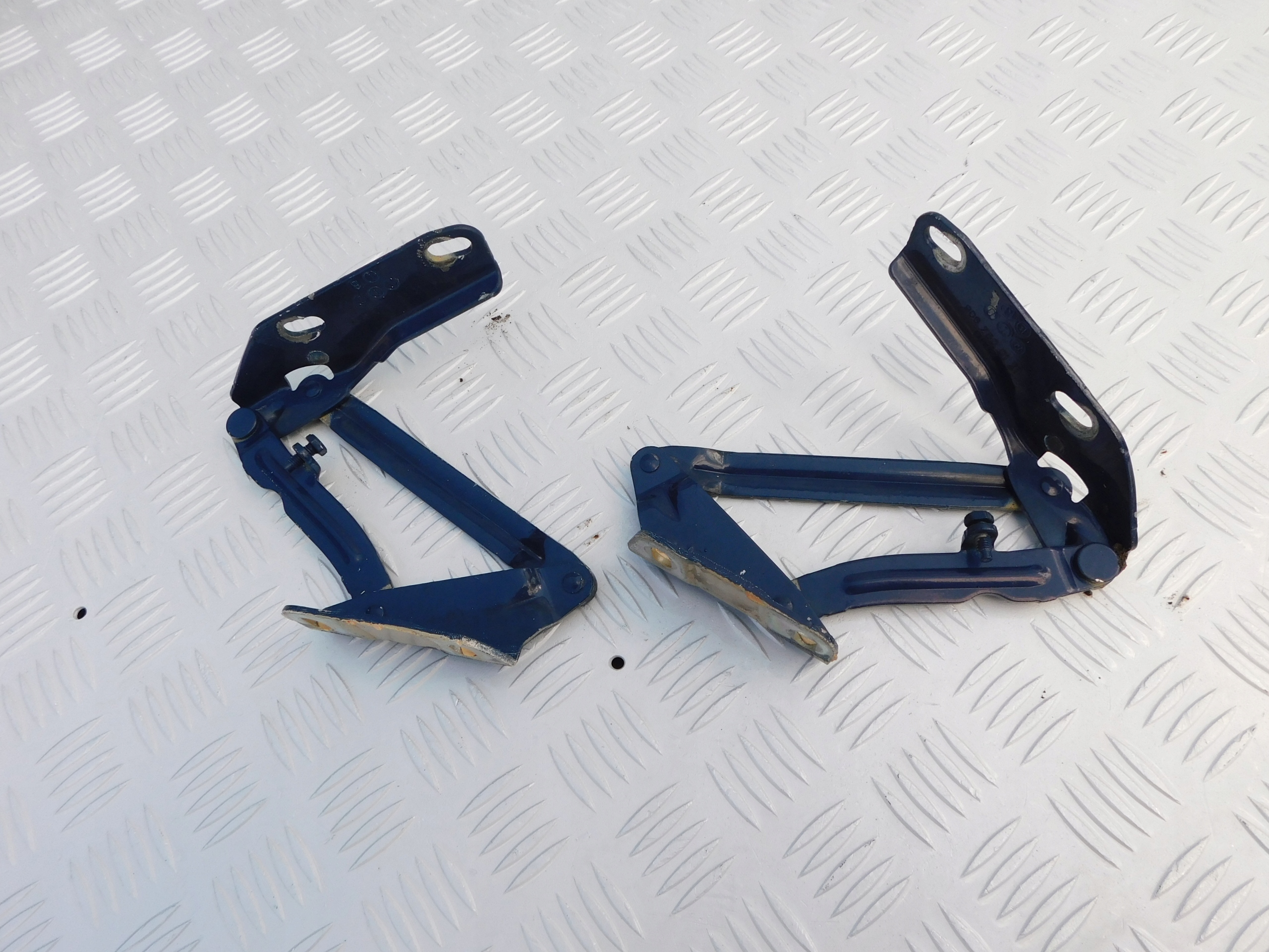 Mercedes Sprinter 906 VW Crafter hinge bonnet hinges 2 szt nice granatowe